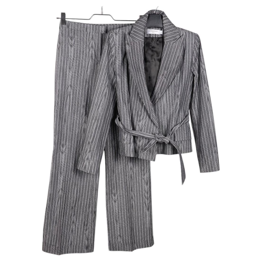 Givenchy suit (jacket and trousers) / size 40 / excellent condition