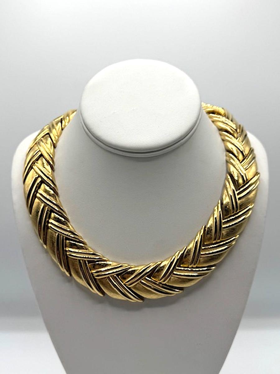 Givenchy Textured Satin and Shiny Gold Link Necklace For Sale 8