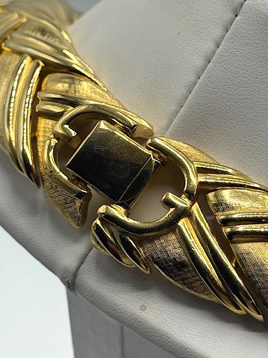 Givenchy Textured Satin and Shiny Gold Link Necklace For Sale 9