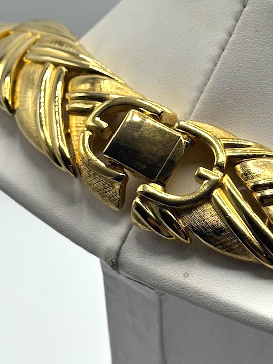 Givenchy Textured Satin and Shiny Gold Link Necklace For Sale 10