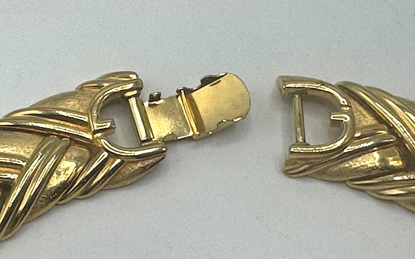 Givenchy Textured Satin and Shiny Gold Link Necklace For Sale 12
