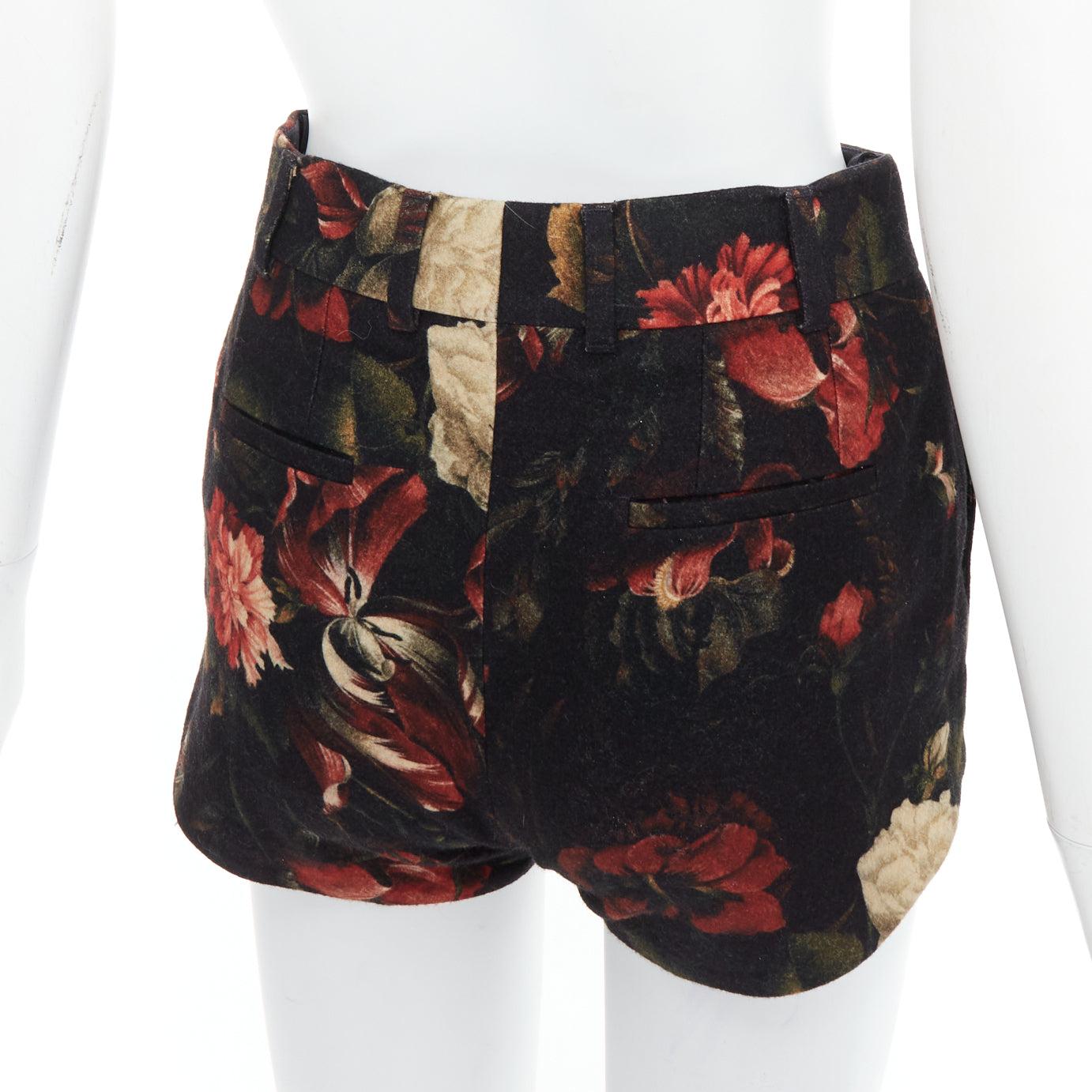 GIVENCHY Tisci 100% wool black red peony floral high rise shorts
Reference: VACN/A00062
Brand: Givenchy
Designer: Riccardo Tisci
Material: Wool
Color: Black, Red
Pattern: Floral
Closure: Zip Fly
Lining: Black Fabric
Made in: