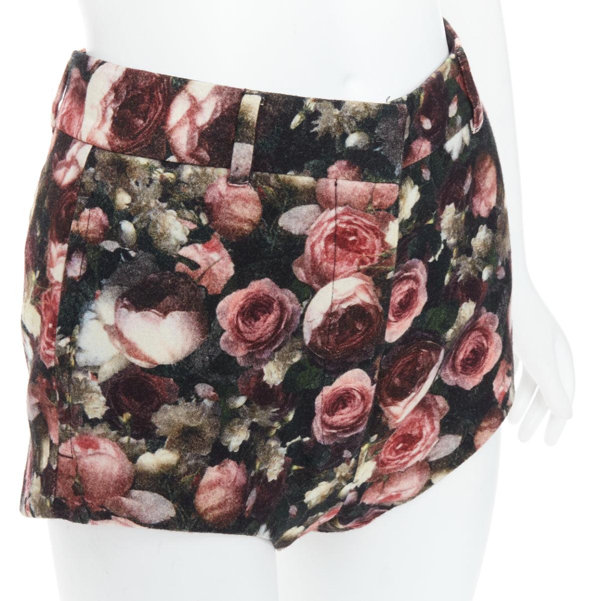 GIVENCHY Tisci 2013 negro rosa rosa estampado floral short de corte alto en venta 2
