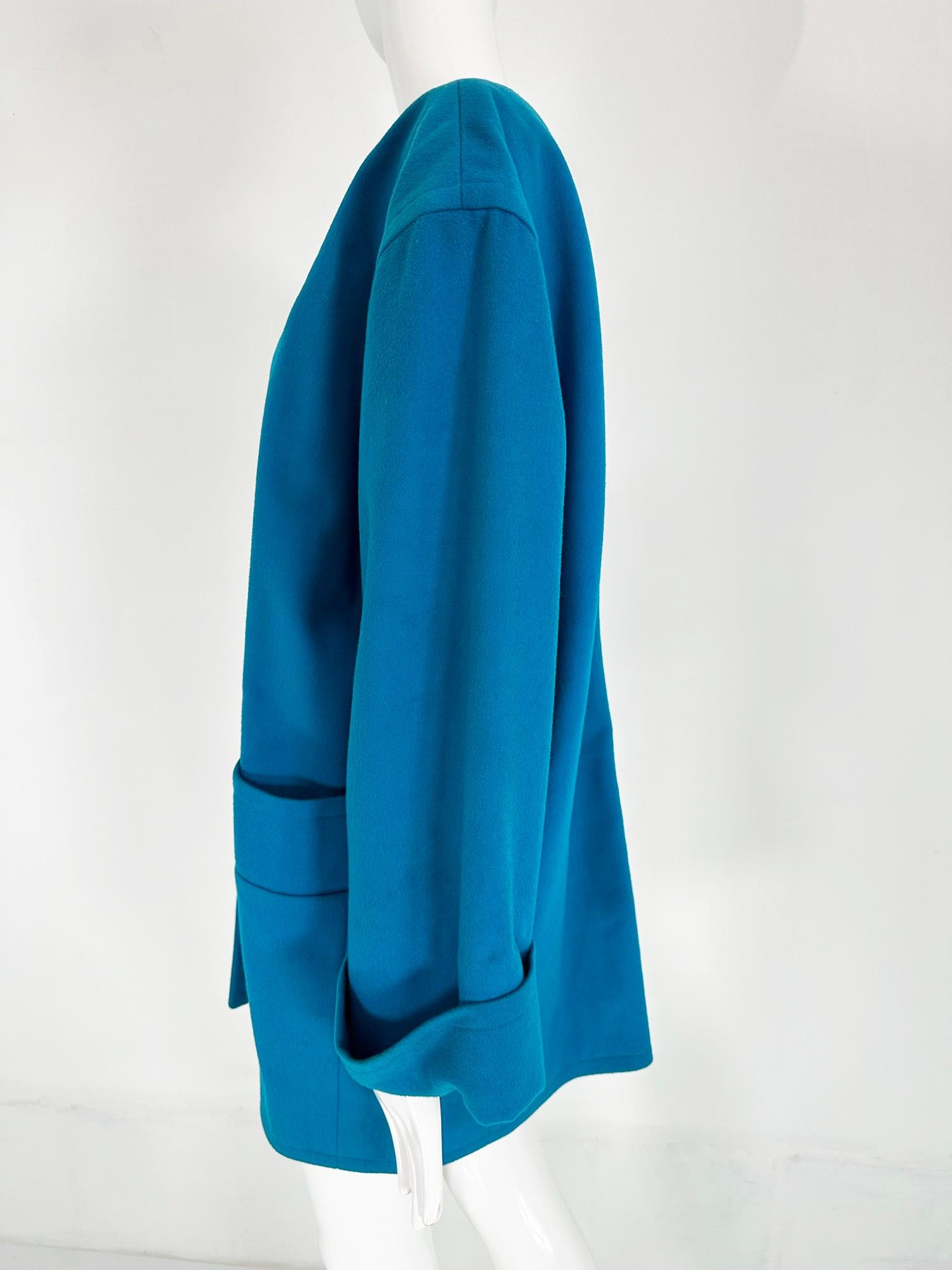 Givenchy - Manteau en laine turquoise ouvert sur le devant avec poches angulaires, années 1980 en vente 2