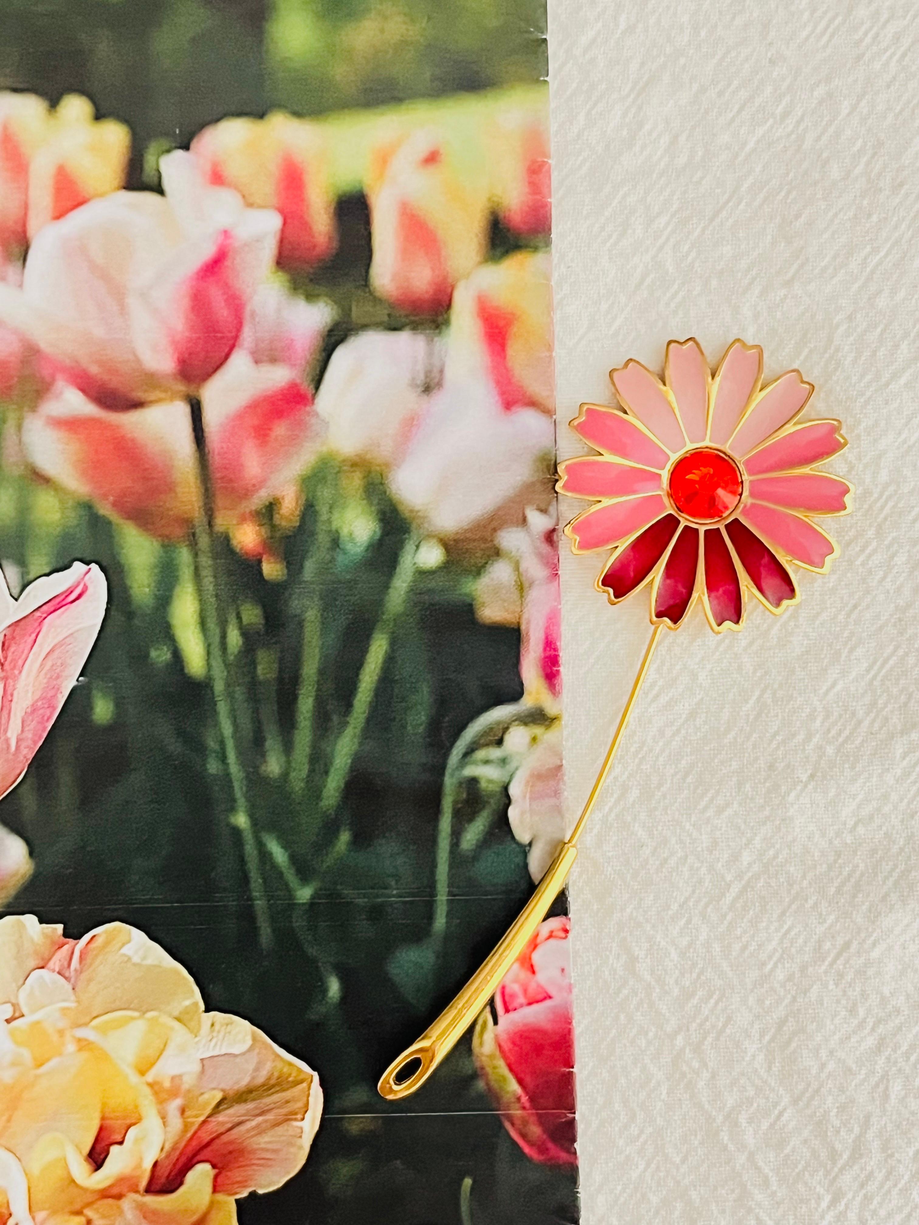 Givenchy Vintage 1979 Gripoix Red Crystal Pink Enamel Daisy Flower Long Brooch, Gold Tone

Very good condition. 100% Genuine.

Safety-catch pin closure, signed at the back.

Size: 10 cm x 3.5 cm.

Weight: 13.0 g.

_ _ _

Great for everyday wear.
