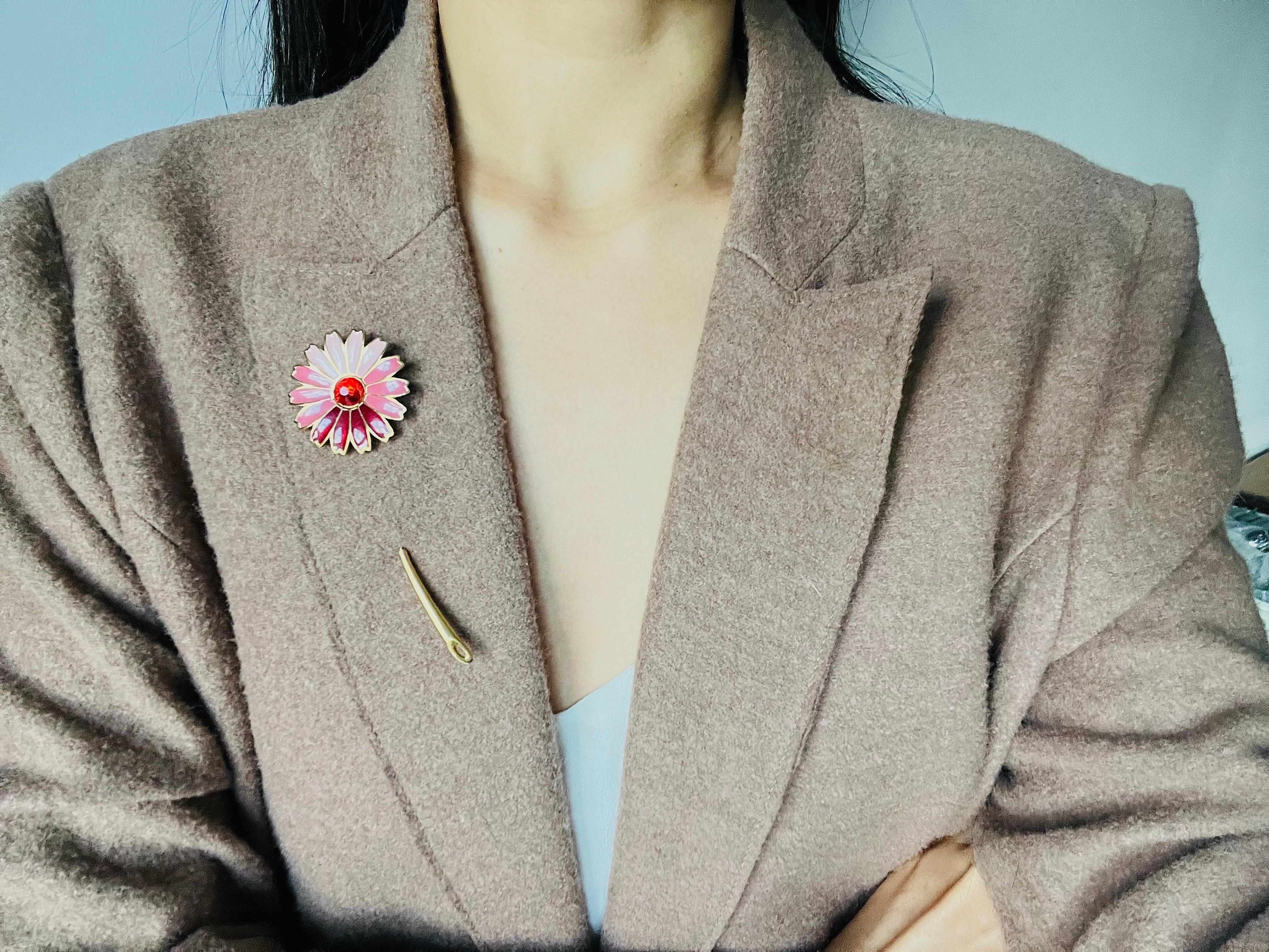 Givenchy Vintage 1979 Gripoix Red Crystal Pink Enamel Daisy Flower Long Brooch For Sale 2
