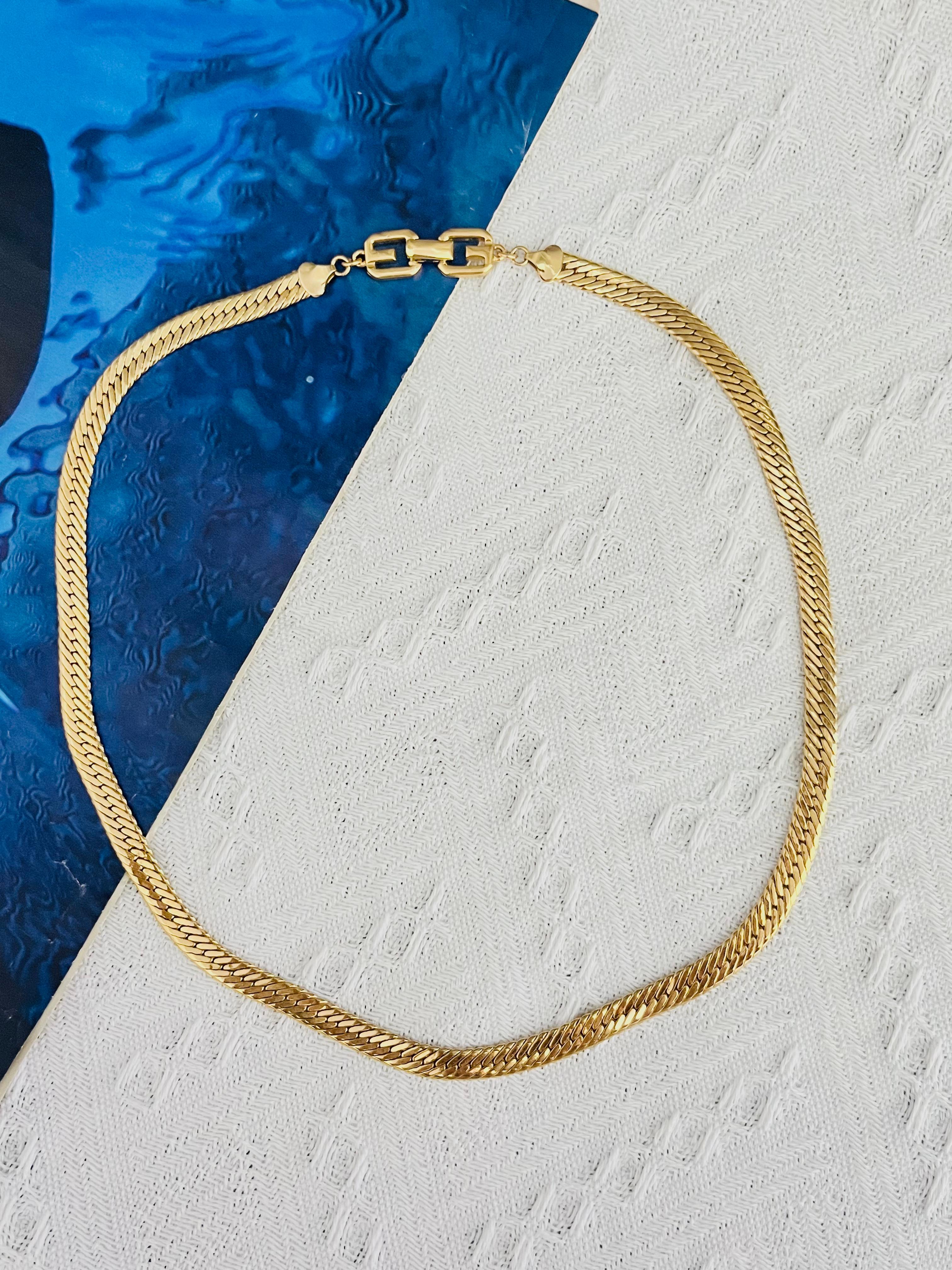 Art Déco Givenchy Vintage 1980 Logo Interlocked Chain Link Flat Snake Curb Collana Lunga in vendita