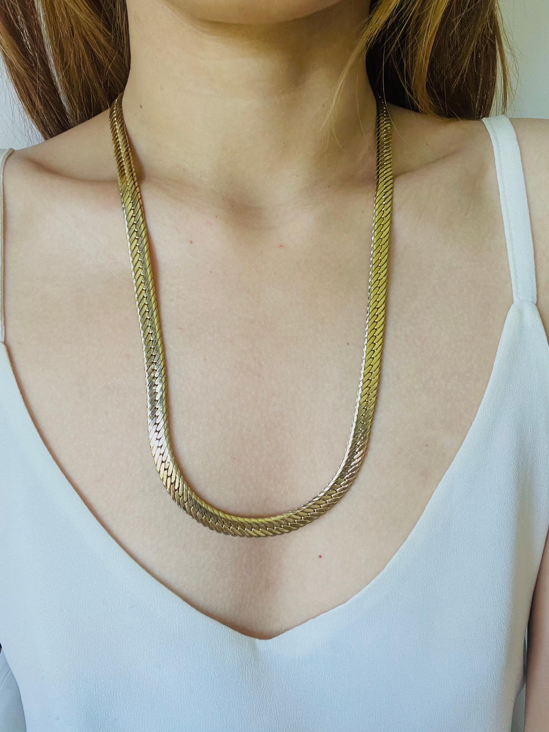 da uomo o donna Givenchy Vintage 1980 Logo Interlocked Chain Link Flat Snake Curb Collana Lunga in vendita