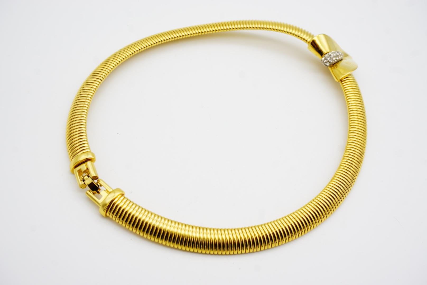 Givenchy Vintage 1980 Triangle Arrow Crystals Omega Ribbed Silver Gold Necklace For Sale 8