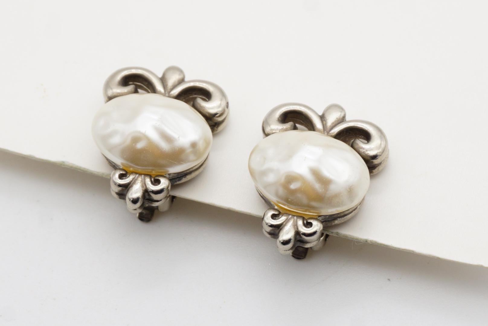 Givenchy Vintage 1980 White Oval Pearl Fleur De Lis Lily Filigree Clip Earrings For Sale 3