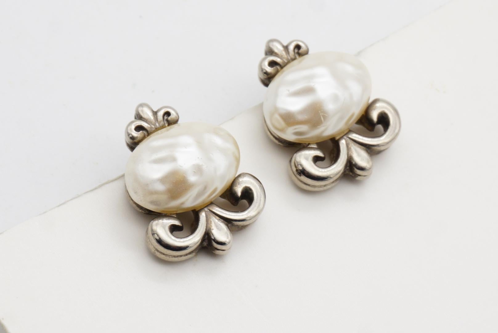 Givenchy Vintage 1980 White Oval Pearl Fleur De Lis Lily Filigree Clip Earrings For Sale 4