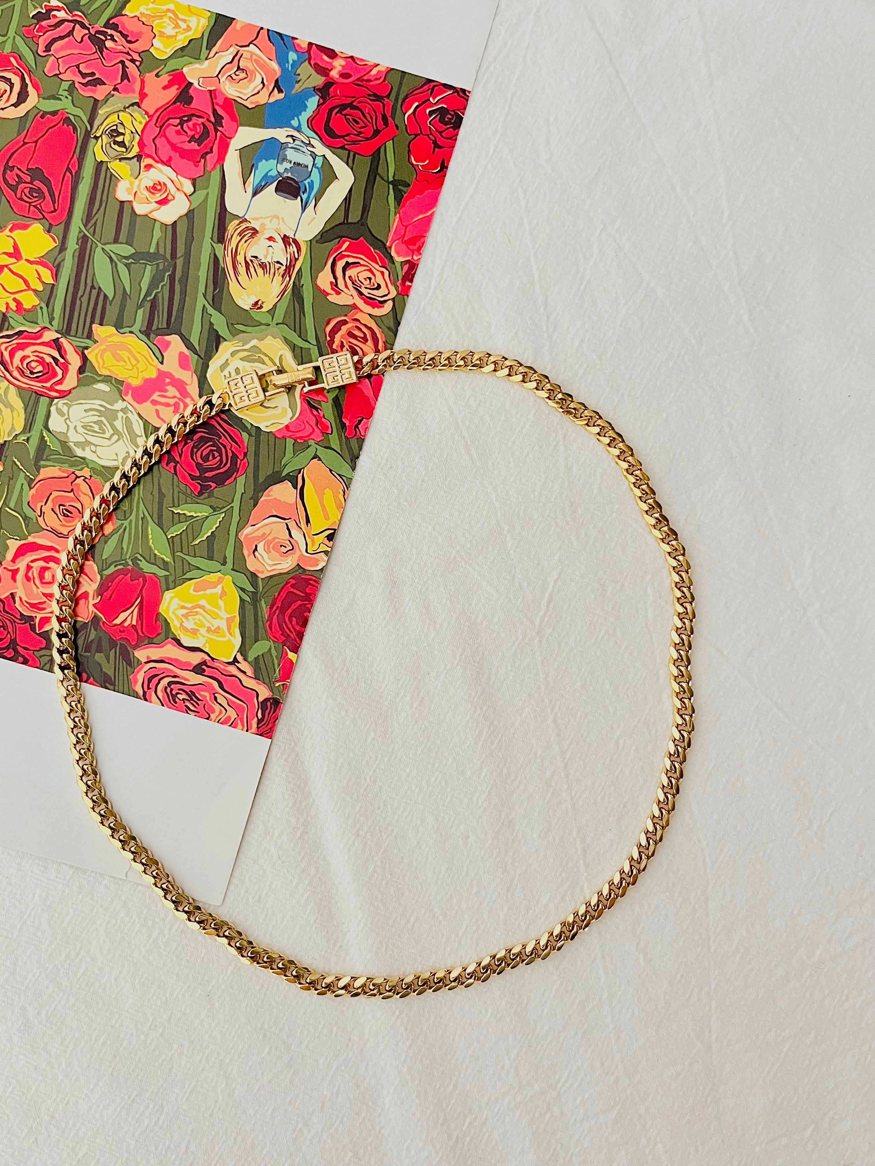Givenchy Vintage 1980s 4G Logo Interlocked Cuban Chain Link Gold Long Necklace In Excellent Condition For Sale In Wokingham, England