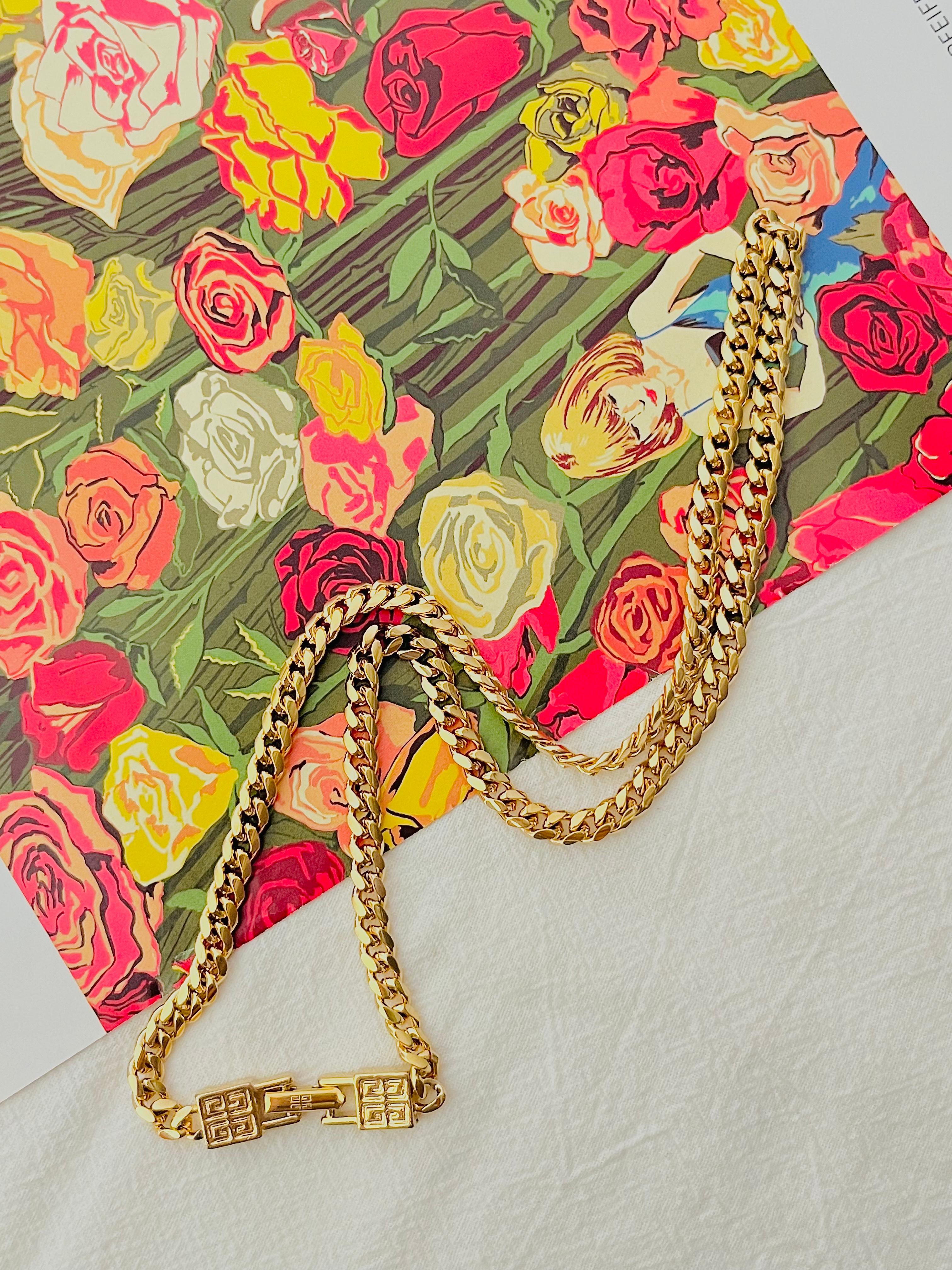 Women's or Men's Givenchy Vintage 1980s 4G Logo Interlocked Cuban Chain Link Gold Long Necklace For Sale
