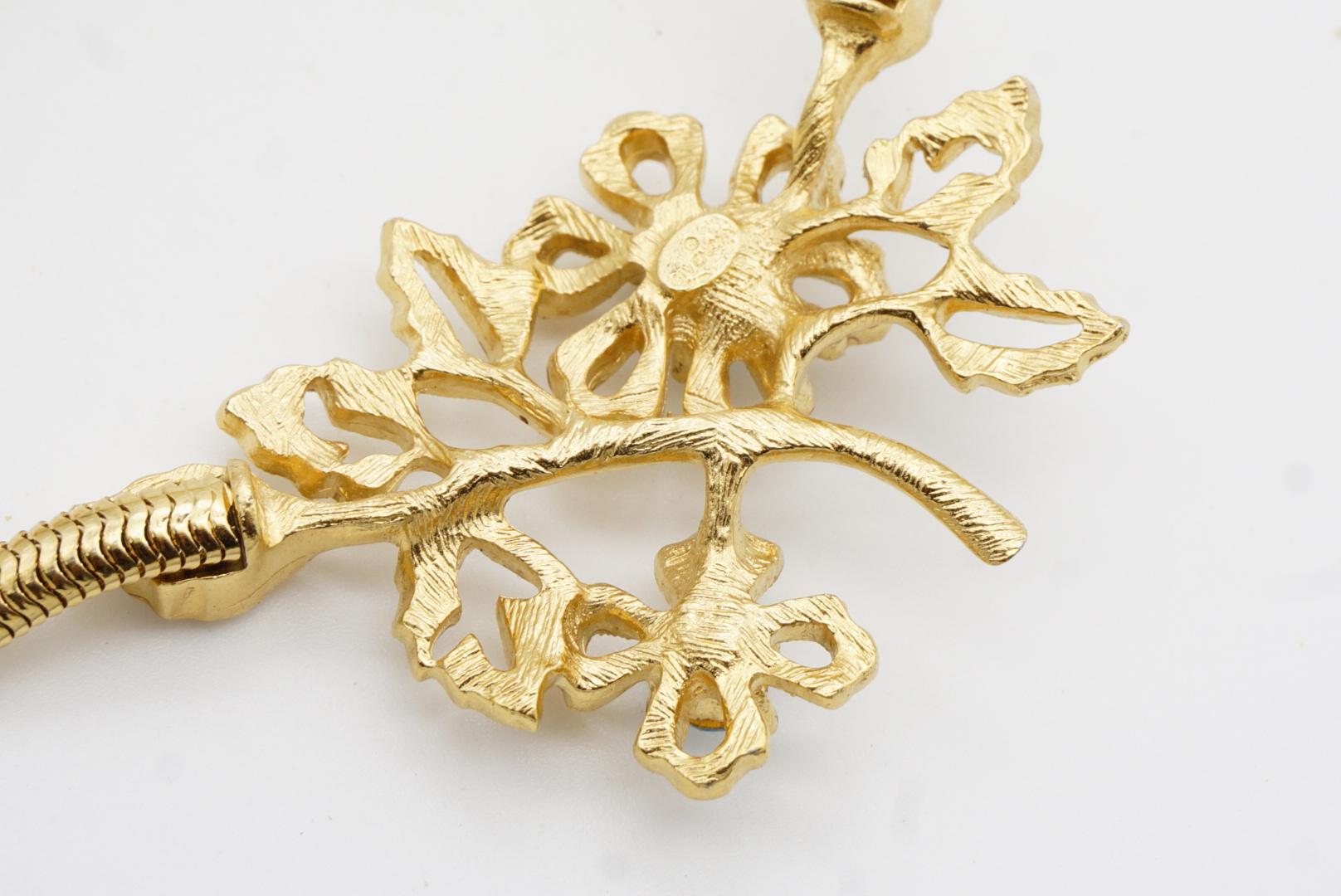 Givenchy Vintage 1980s Aqua Cluster Crystals Flower Leaf Pendant Snake Necklace For Sale 7
