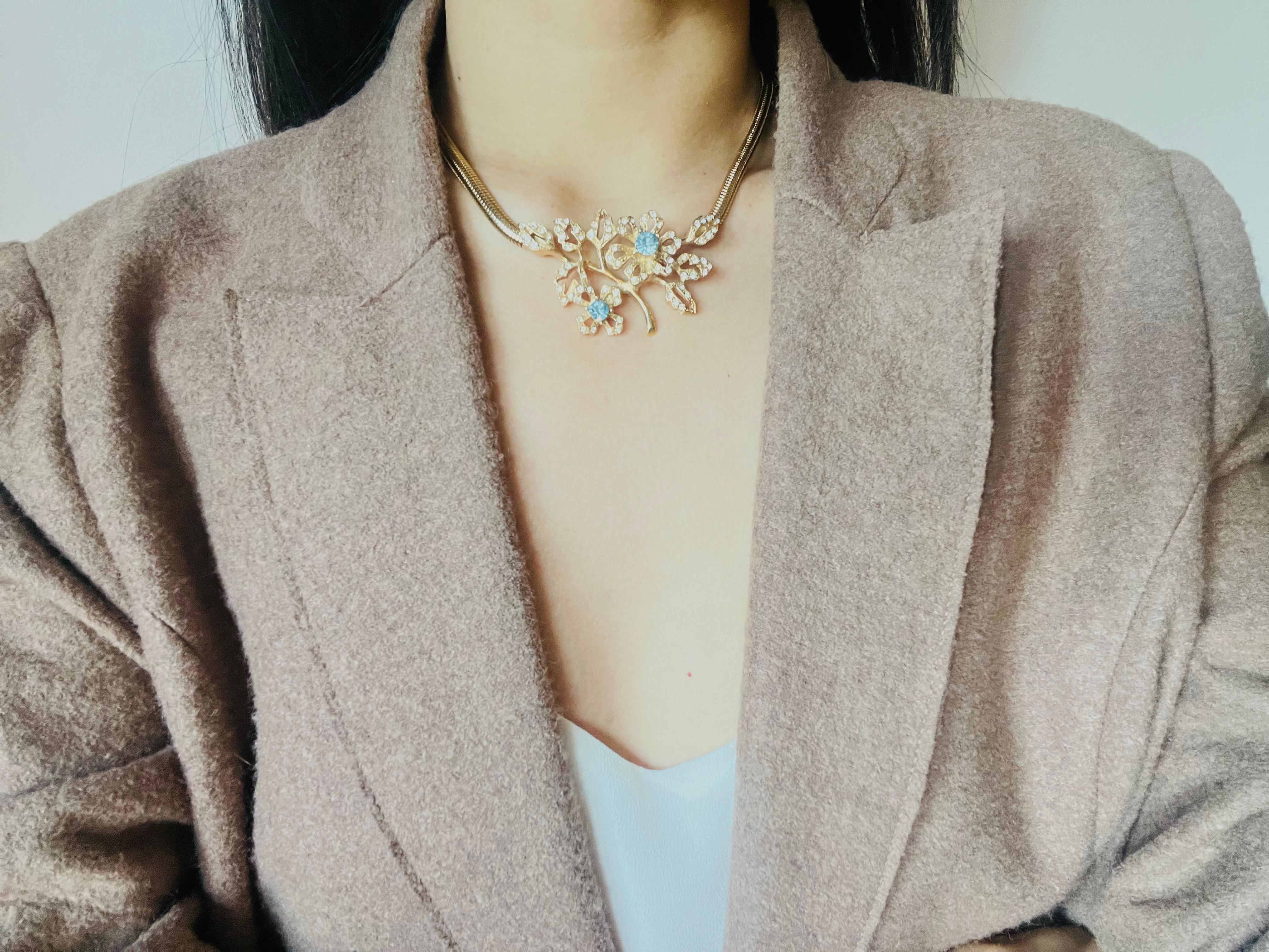 Givenchy Vintage 1980s Aqua Cluster Crystals Flower Leaf Pendant Snake Necklace For Sale 4