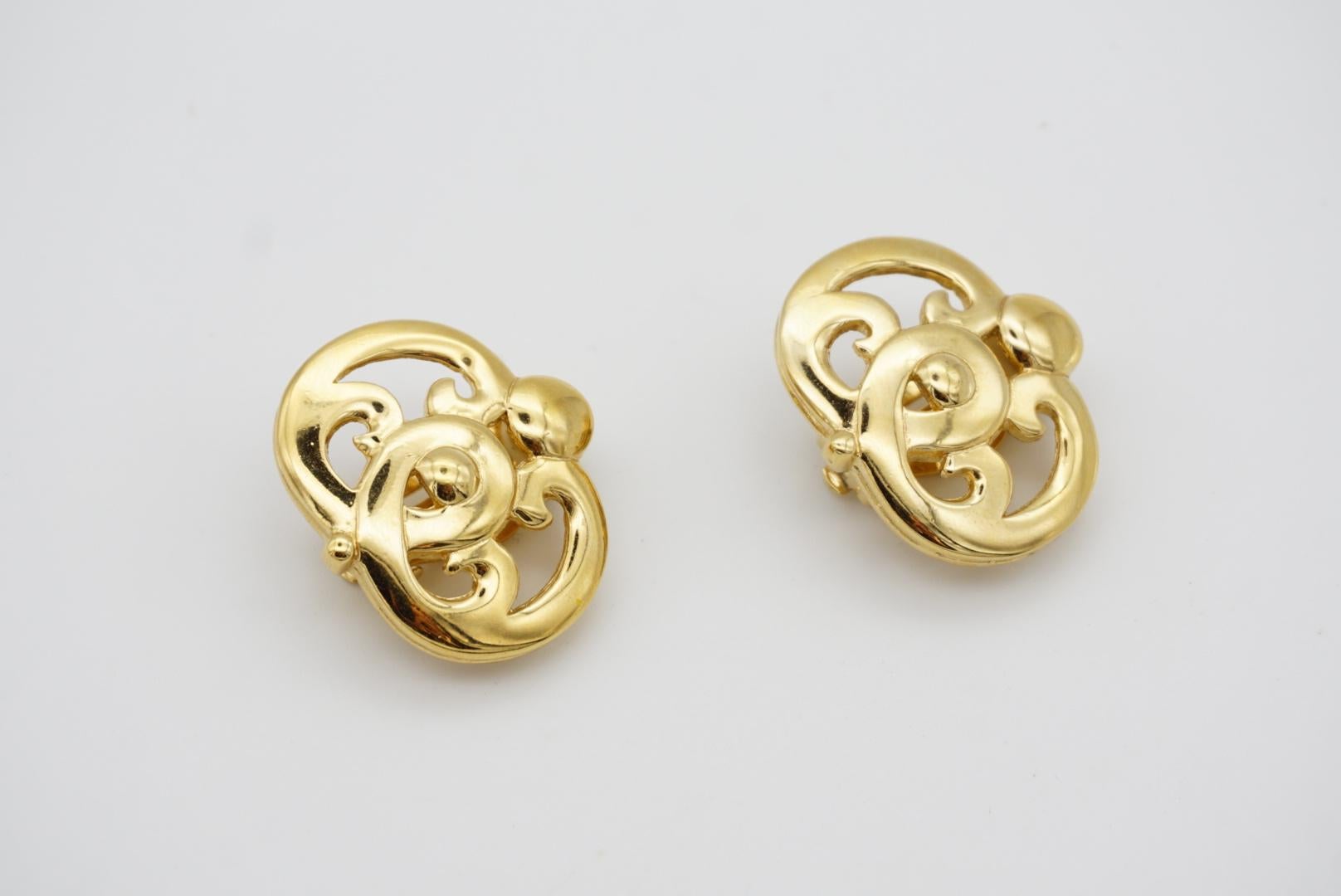 Givenchy Vintage 1980s Baroque Large Openwork Floral Oval Gold Clip Earrings 3