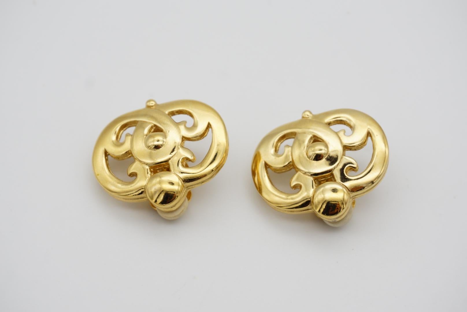 Givenchy Vintage 1980s Baroque Large Openwork Floral Oval Gold Clip Earrings 4