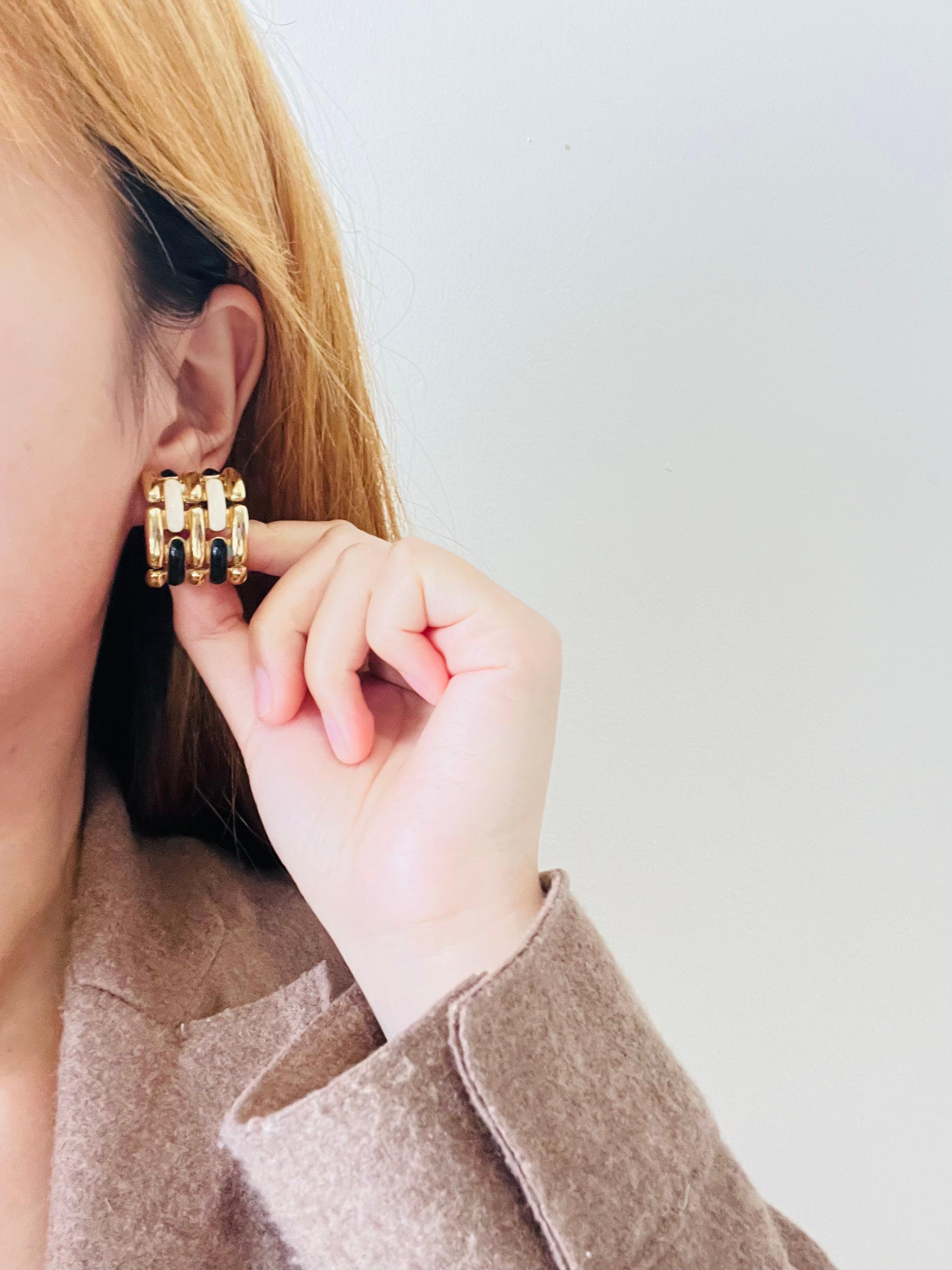 Givenchy Vintage 1980s Black White Sculpted Brushed Demi Hoop Pierced Earrings In Good Condition In Wokingham, England