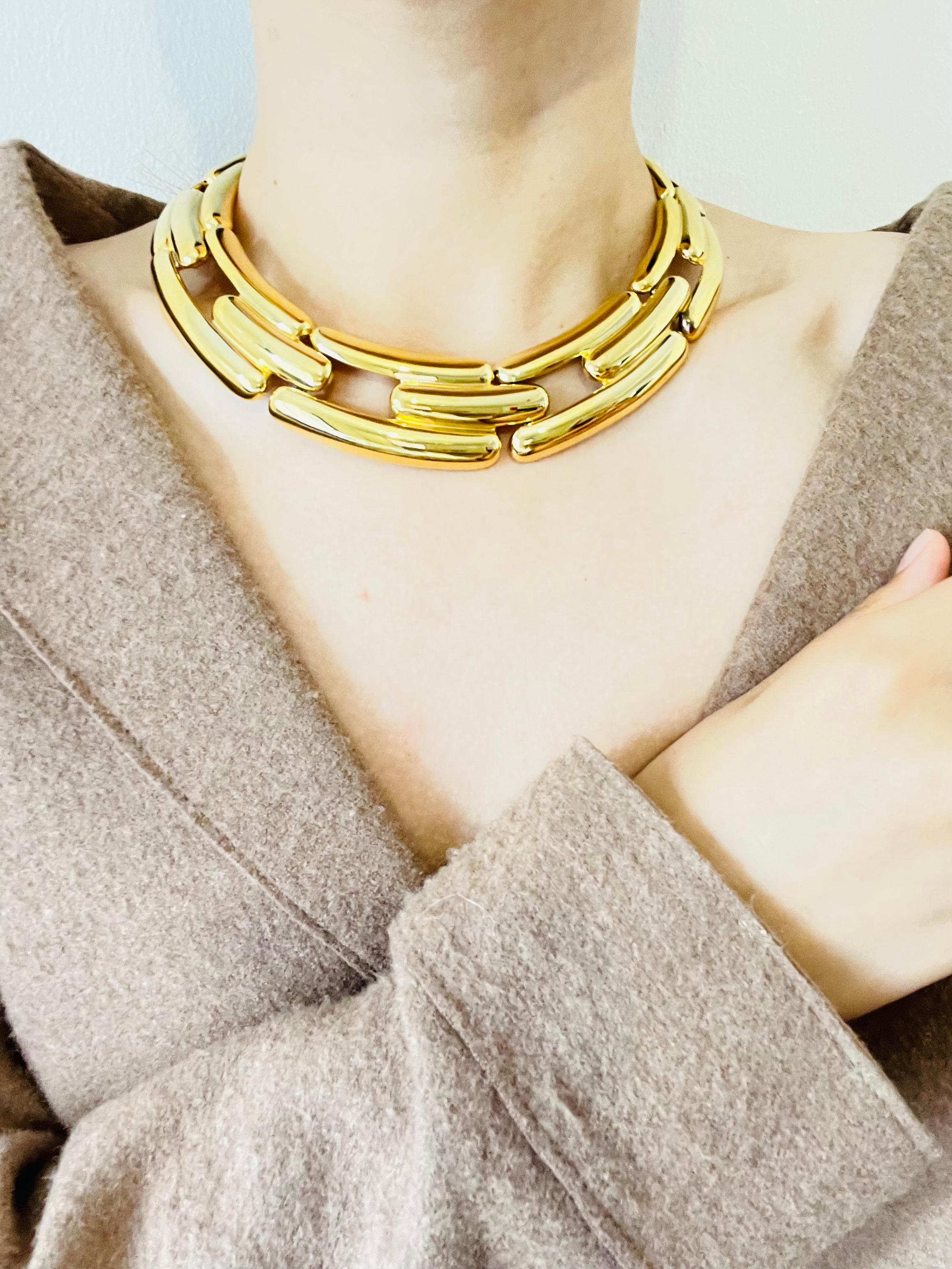 Art Nouveau Givenchy Vintage 1980s Chunky Watch Link Interlock Gold Collar Choker Necklace For Sale