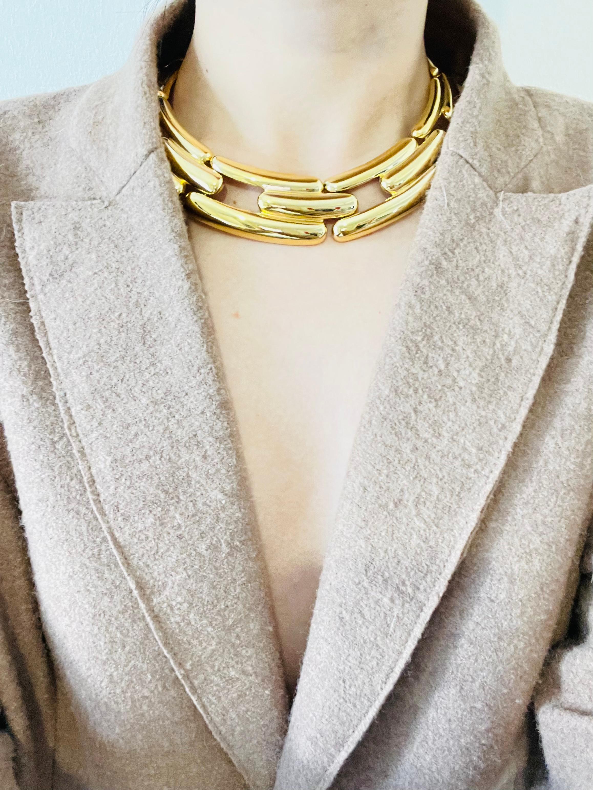 Givenchy Vintage 1980s Chunky Watch Link Interlock Gold Collar Choker Necklace In Excellent Condition For Sale In Wokingham, England