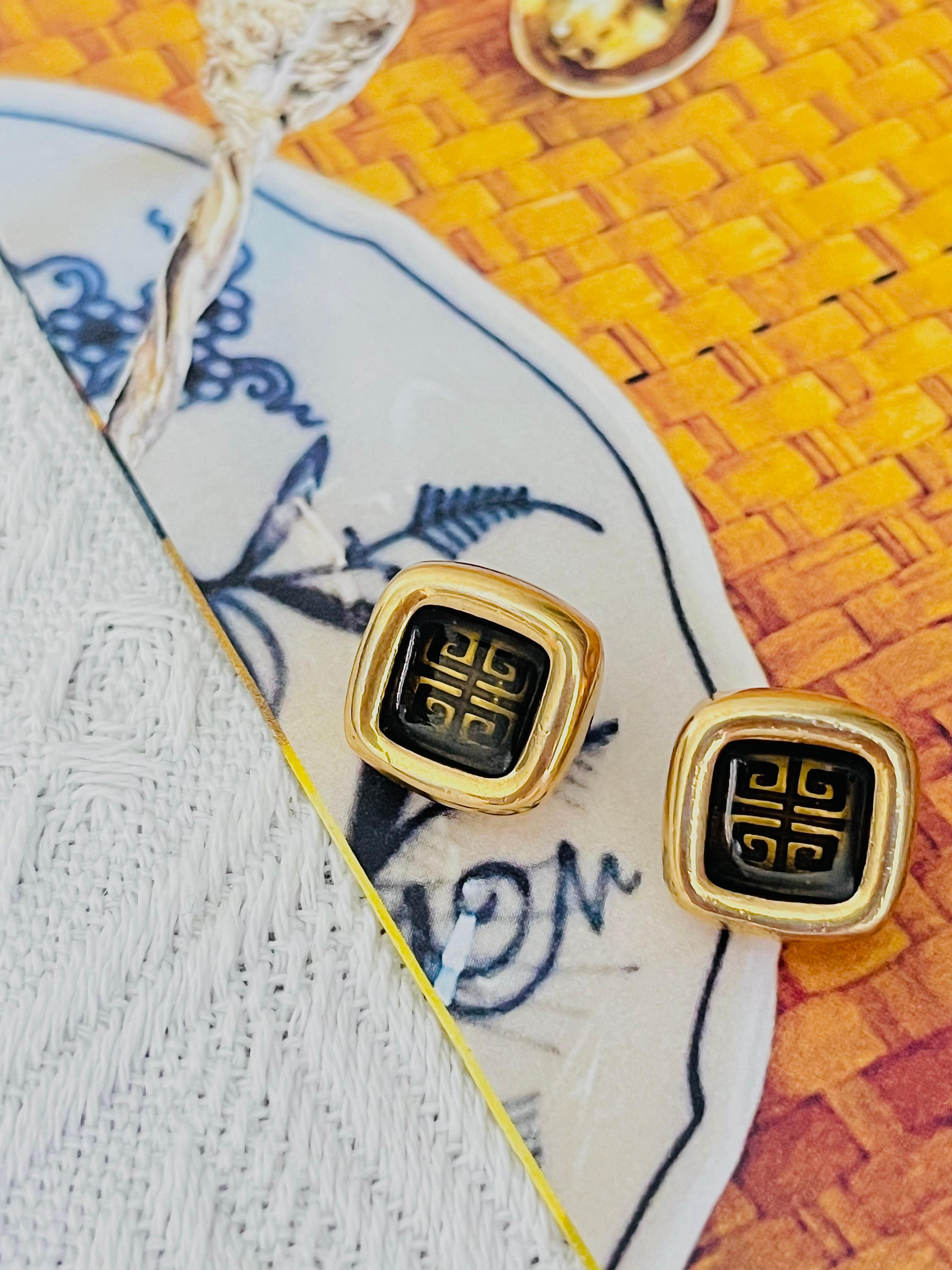 Art Deco Givenchy Vintage 1980s Cube Square Black 4G Logo Monogram Gold Pierced Earrings For Sale
