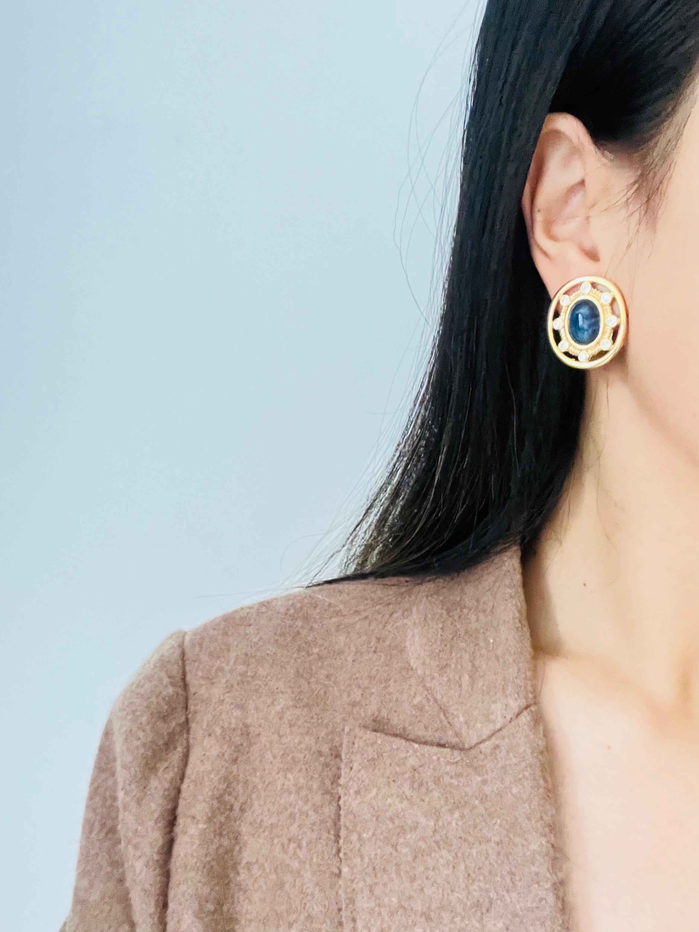 Givenchy Vintage 1980er Gripoix Große ovale Lapislazuli-Kristalle durchbrochene Clip-Ohrringe im Angebot 1
