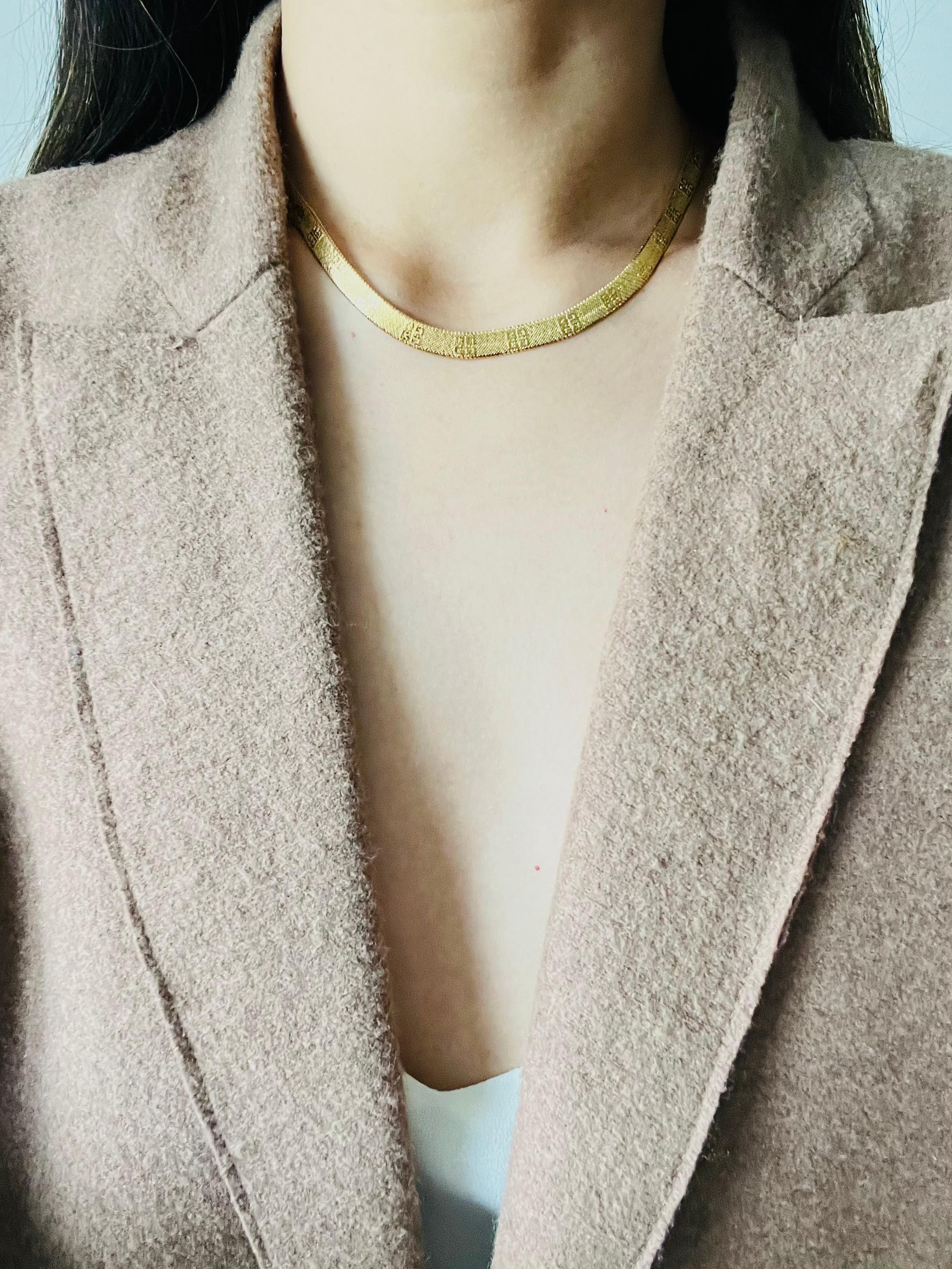 Givenchy Vintage 1980s Iconic 4G Logo Relief Herringbone Chain Mesh 2 Set Gold For Sale 6