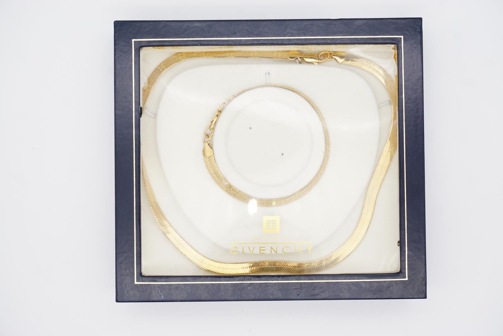 Givenchy Vintage 1980s Iconic 4G Logo Relief Herringbone Chain Mesh 2 Set Gold For Sale 7
