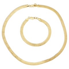 Givenchy Vintage 1980s Iconic 4G Logo Relief Fischgrätenkette Mesh 2 Set Gold