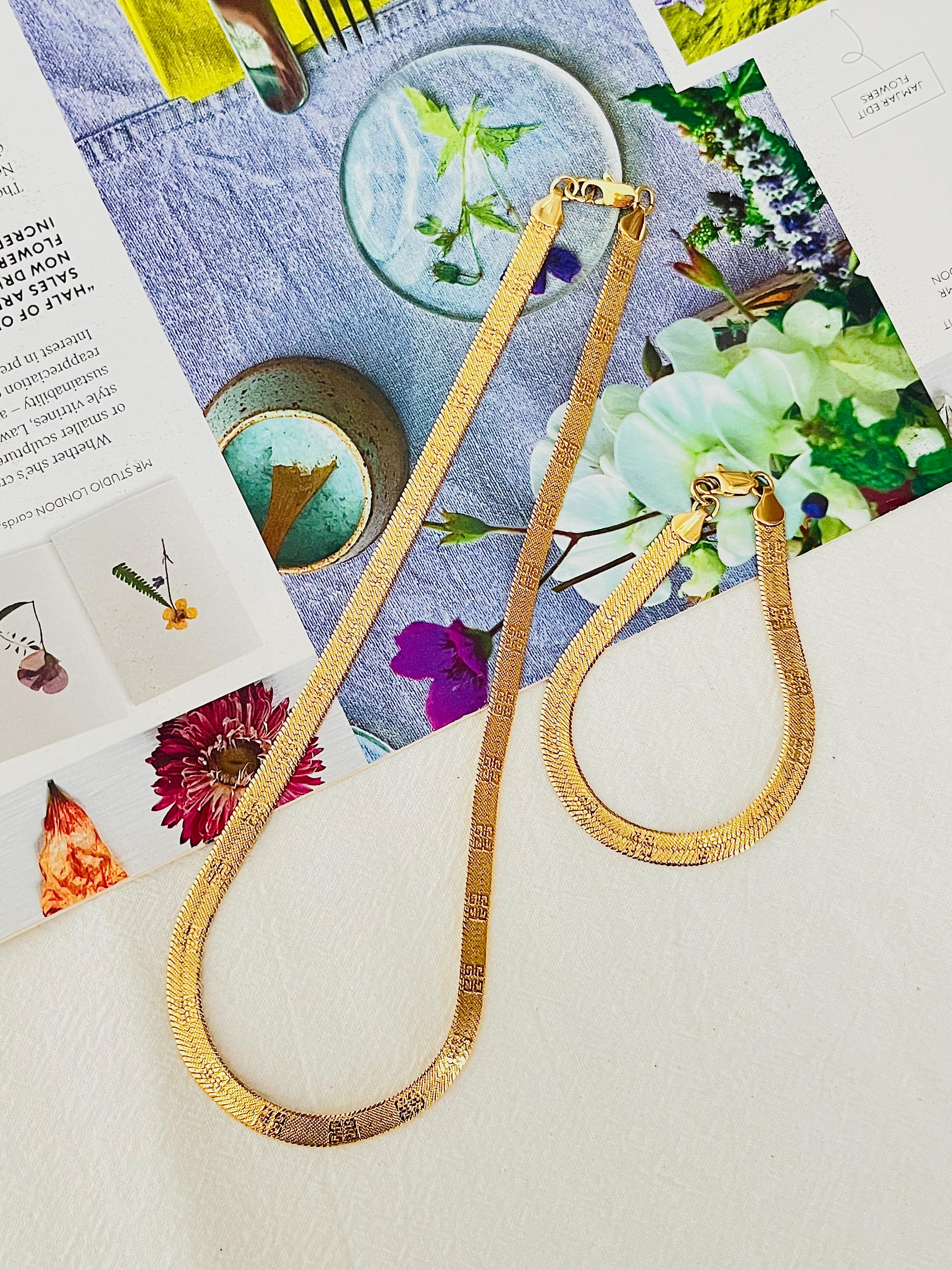 Women's or Men's Givenchy Vintage 1980s Iconic 4G Logo Relief Herringbone Chain Mesh 2 Set Gold For Sale