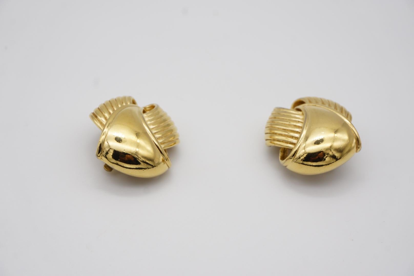 Givenchy Vintage Años 80 Pendientes de clip gruesos con forma de cúpula redonda y brillo de remolino en 3D en venta 5
