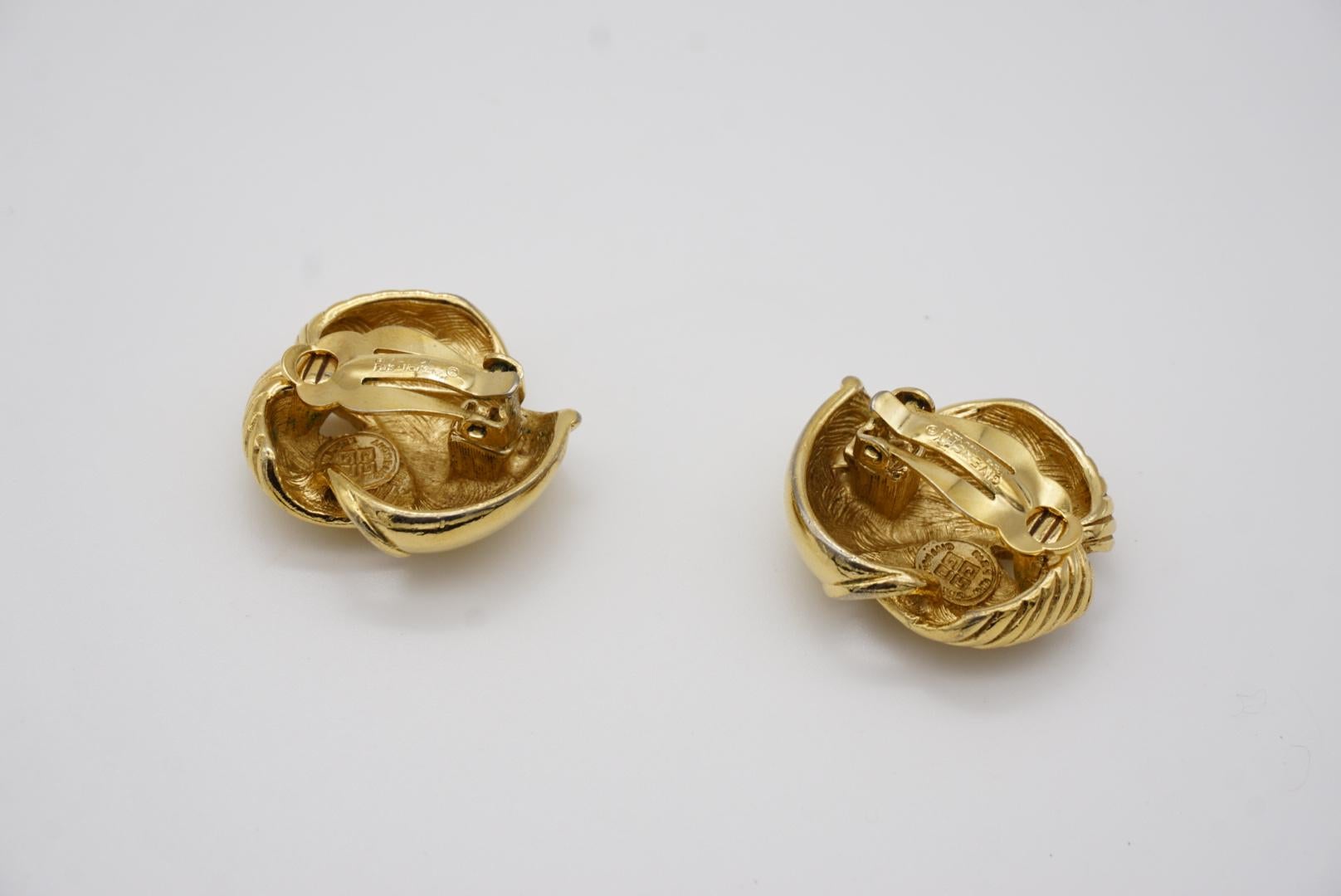 Givenchy Vintage Años 80 Pendientes de clip gruesos con forma de cúpula redonda y brillo de remolino en 3D en venta 6