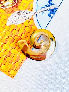 Givenchy Vintage 1980s Large Glow Swirl Sculpted Abstract Modernist Gold Brooch