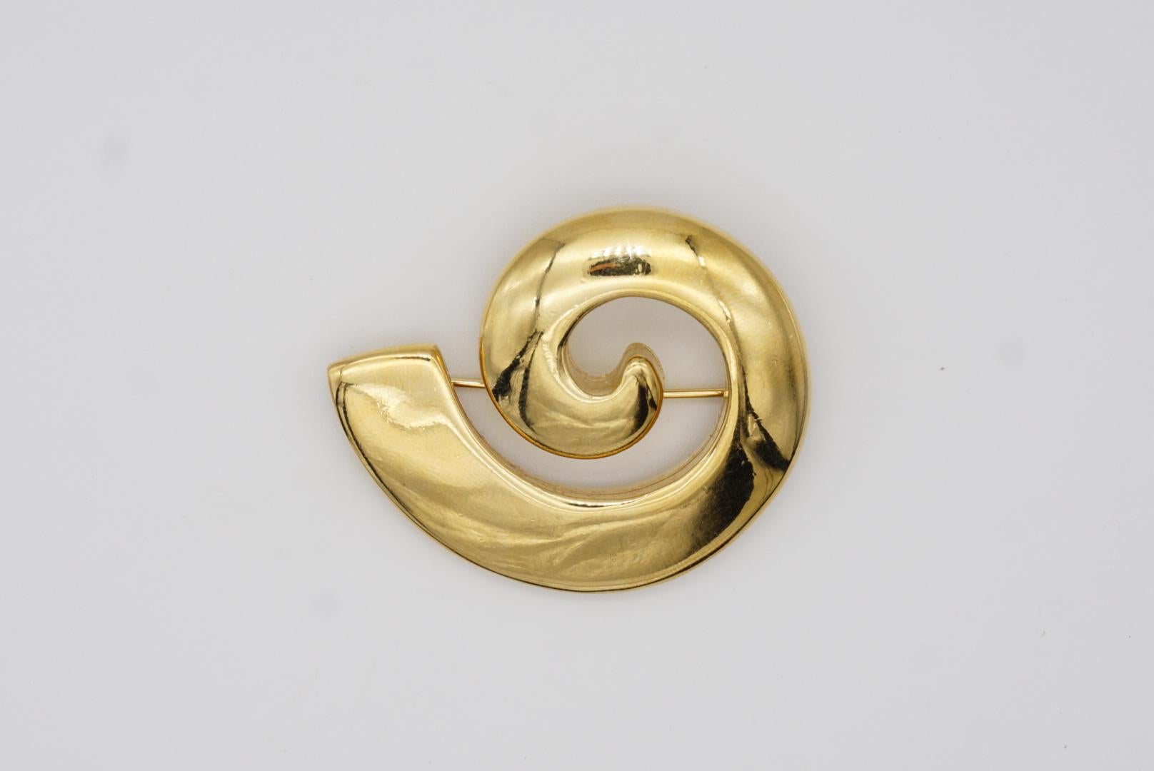 Women's or Men's Givenchy Vintage 1980s Large Glow Swirl Sculpted Abstract Modernist Gold Brooch For Sale