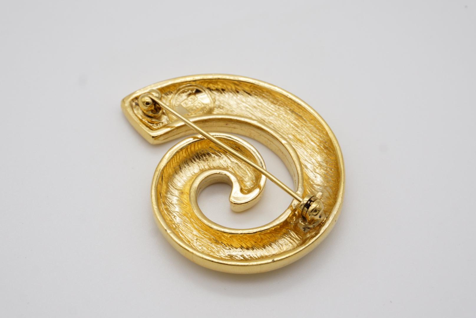 Givenchy Vintage 1980s Large Glow Swirl Sculpted Abstract Modernist Gold Brooch For Sale 3