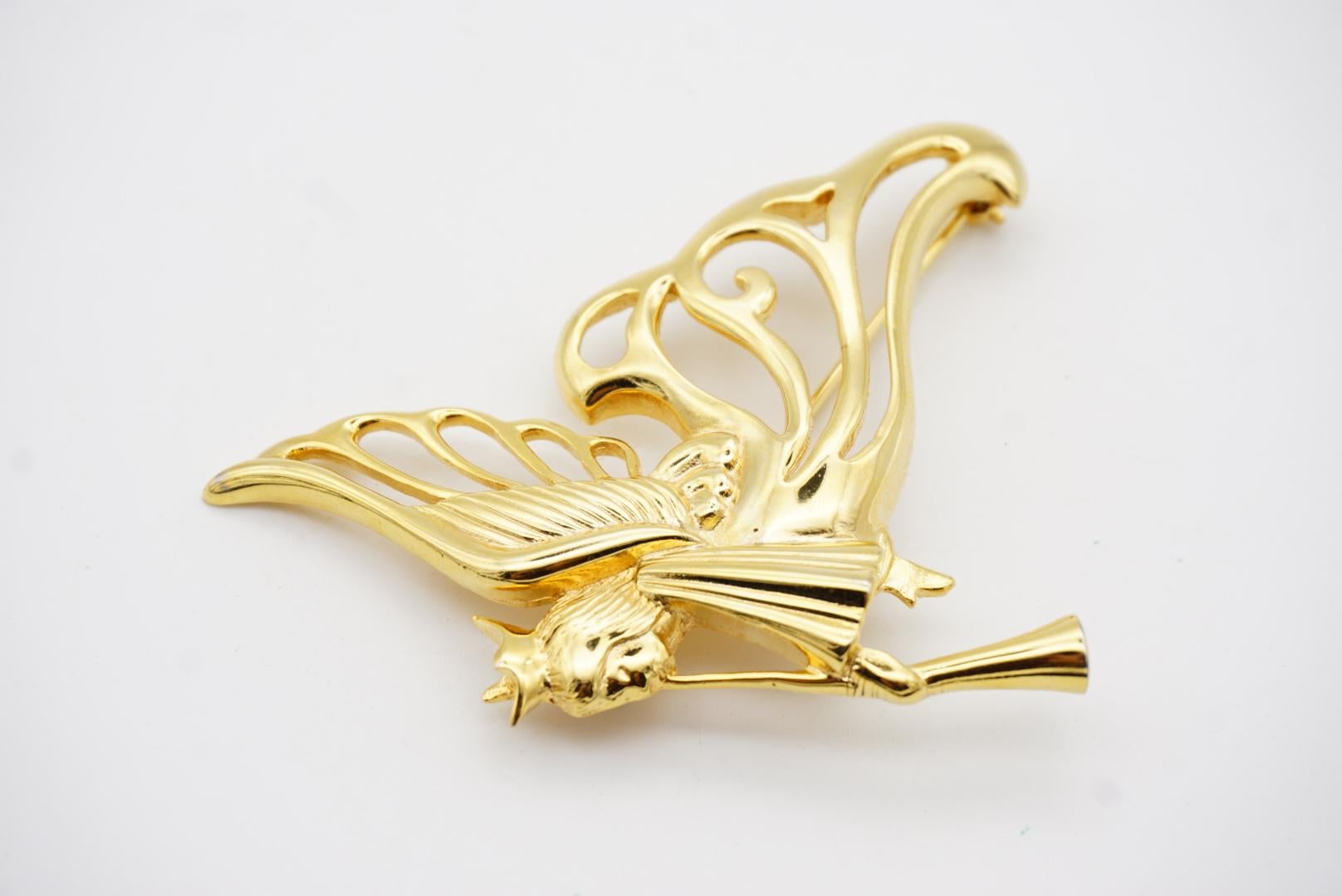 Givenchy Vintage 1980s Large Heaven Angel Flying Wing Trumpet Openwork Brooch For Sale 5