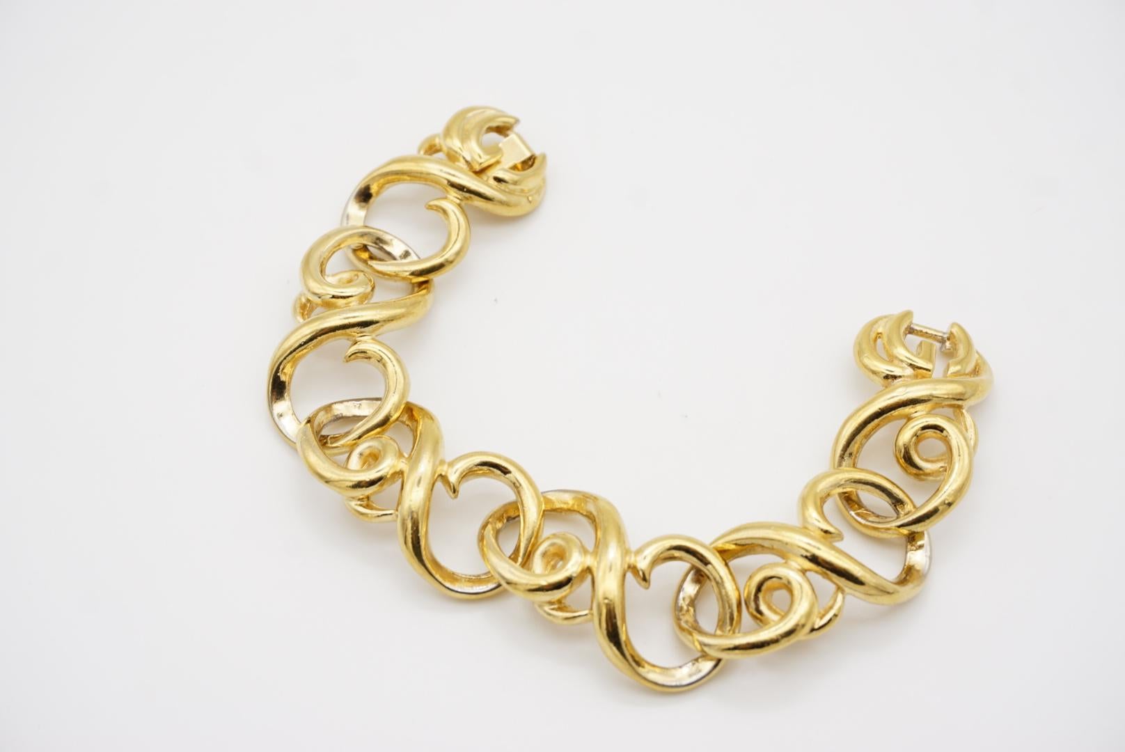 Givenchy Vintage Años 80 Gran Aro Entrelazado Doble G Link Chunky Pulsera de Oro en venta 6
