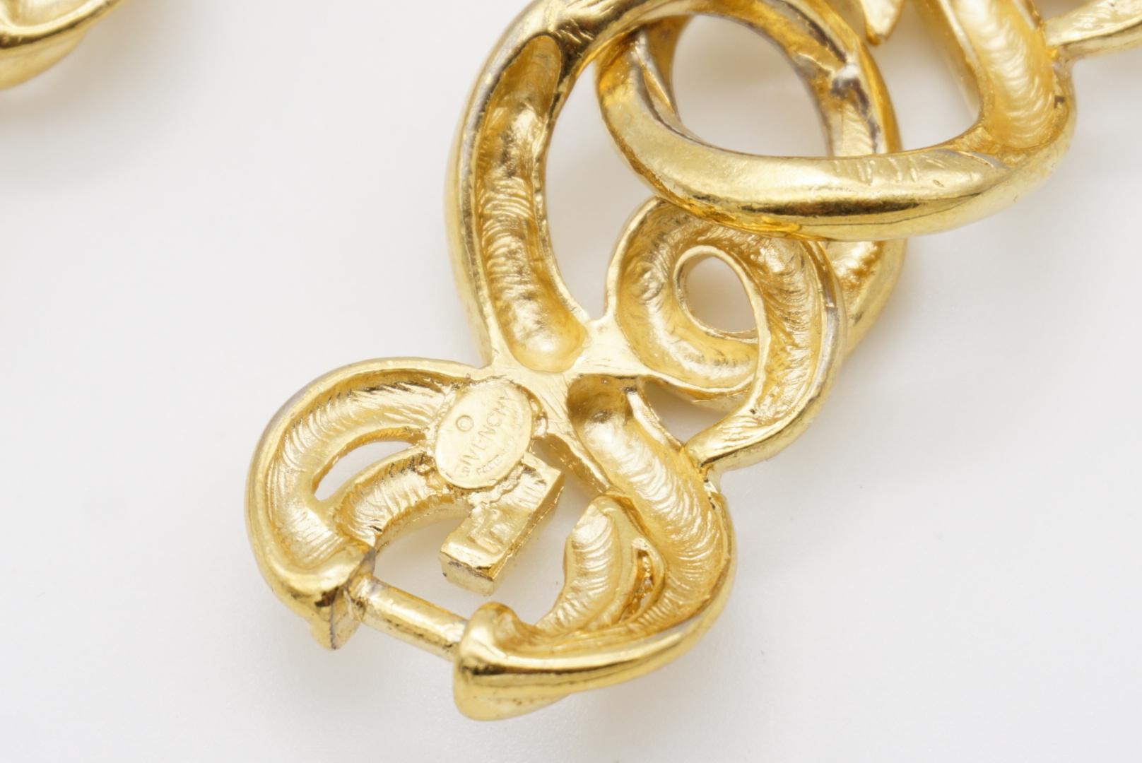 Givenchy Vintage 1980s Large Hoop Interlocked Double G Link Chunky Gold Bracelet en venta 9