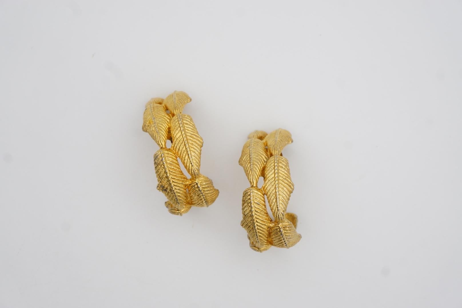 Givenchy Vintage 1980s Large Leaf Half Circle Hoop Chunky Clip Gold Earrings For Sale 2