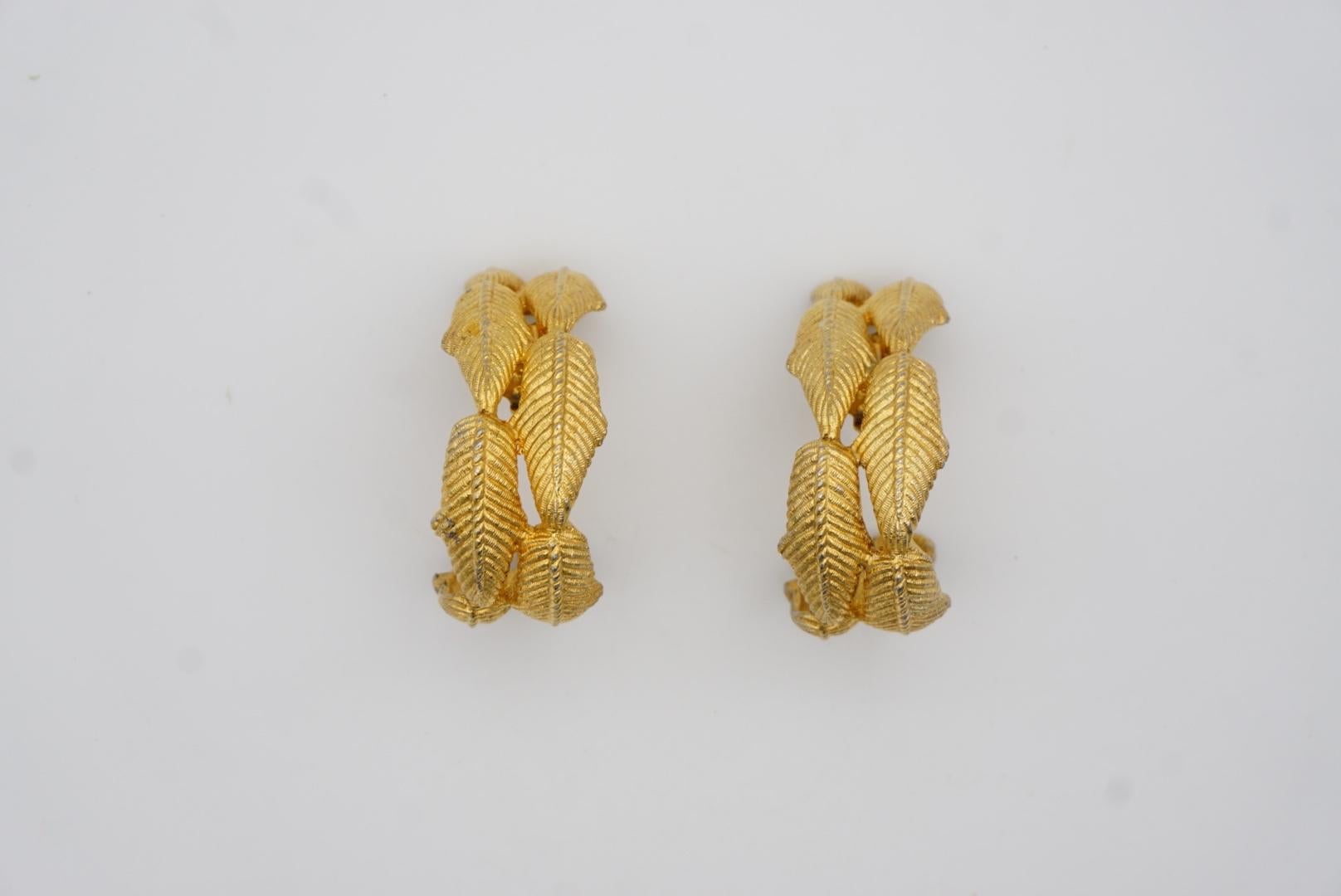 Givenchy Vintage 1980s Large Leaf Half Circle Hoop Chunky Clip Gold Earrings For Sale 3