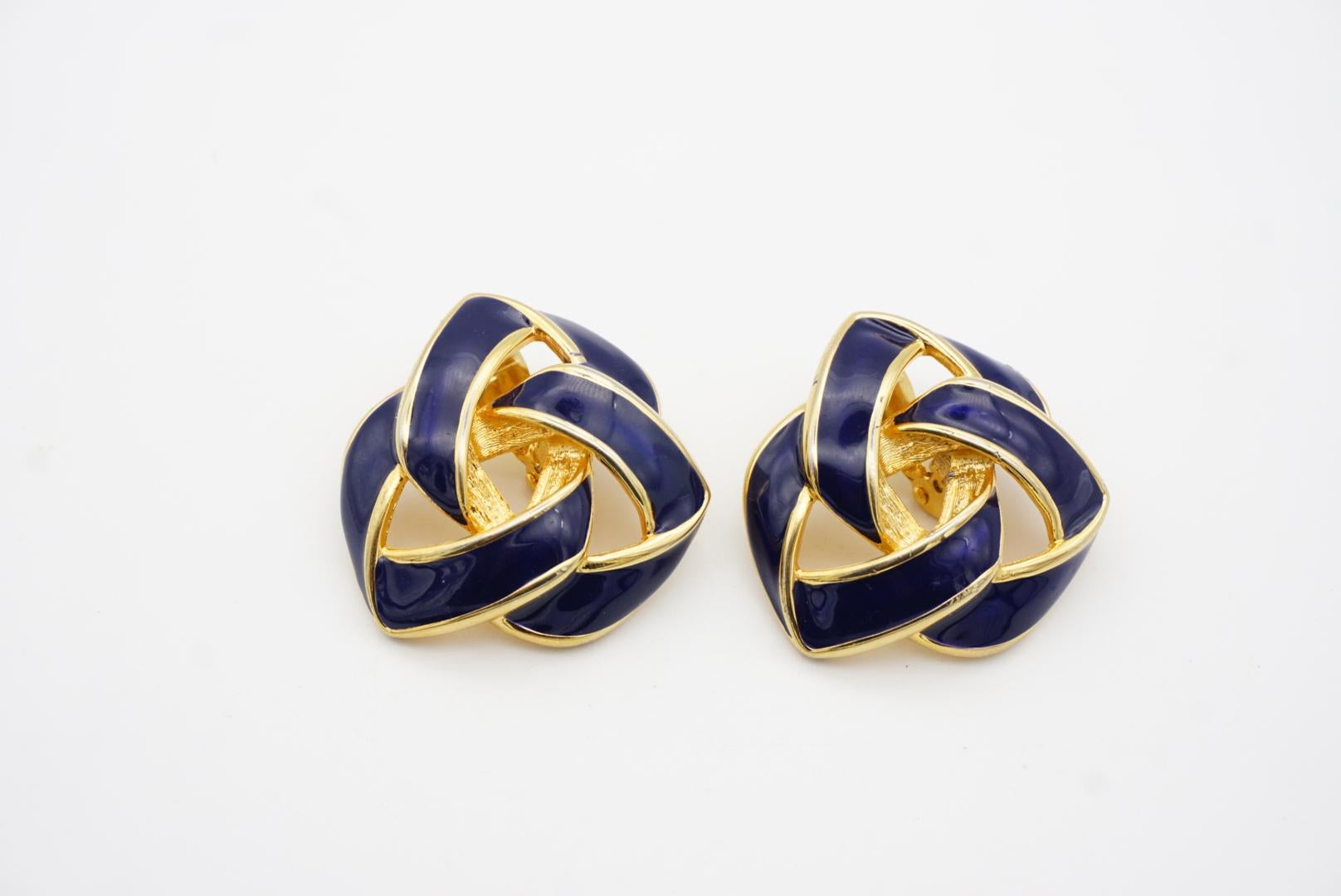 Givenchy Vintage 1980s Large Navy Enamel Knot Interlocked Chunky Clip Earrings For Sale 2