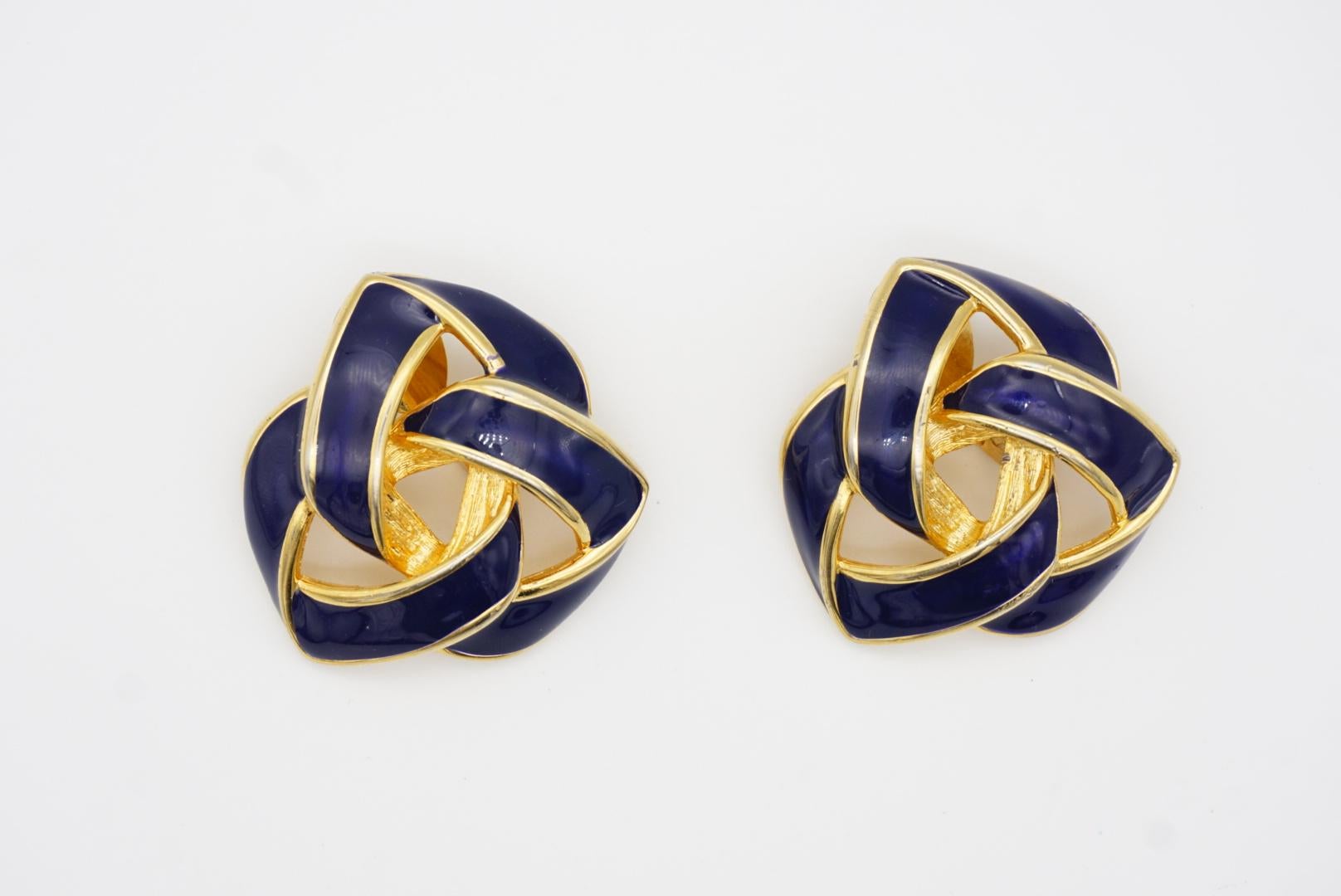 Givenchy Vintage 1980s Large Navy Enamel Knot Interlocked Chunky Clip Earrings For Sale 3