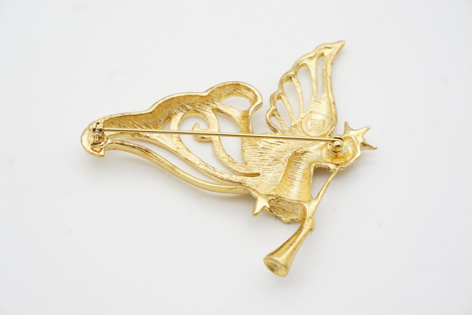 Givenchy, grande broche trompette ajourée avec ailes volantes et ange du ciel, vintage des années 1980 en vente 7