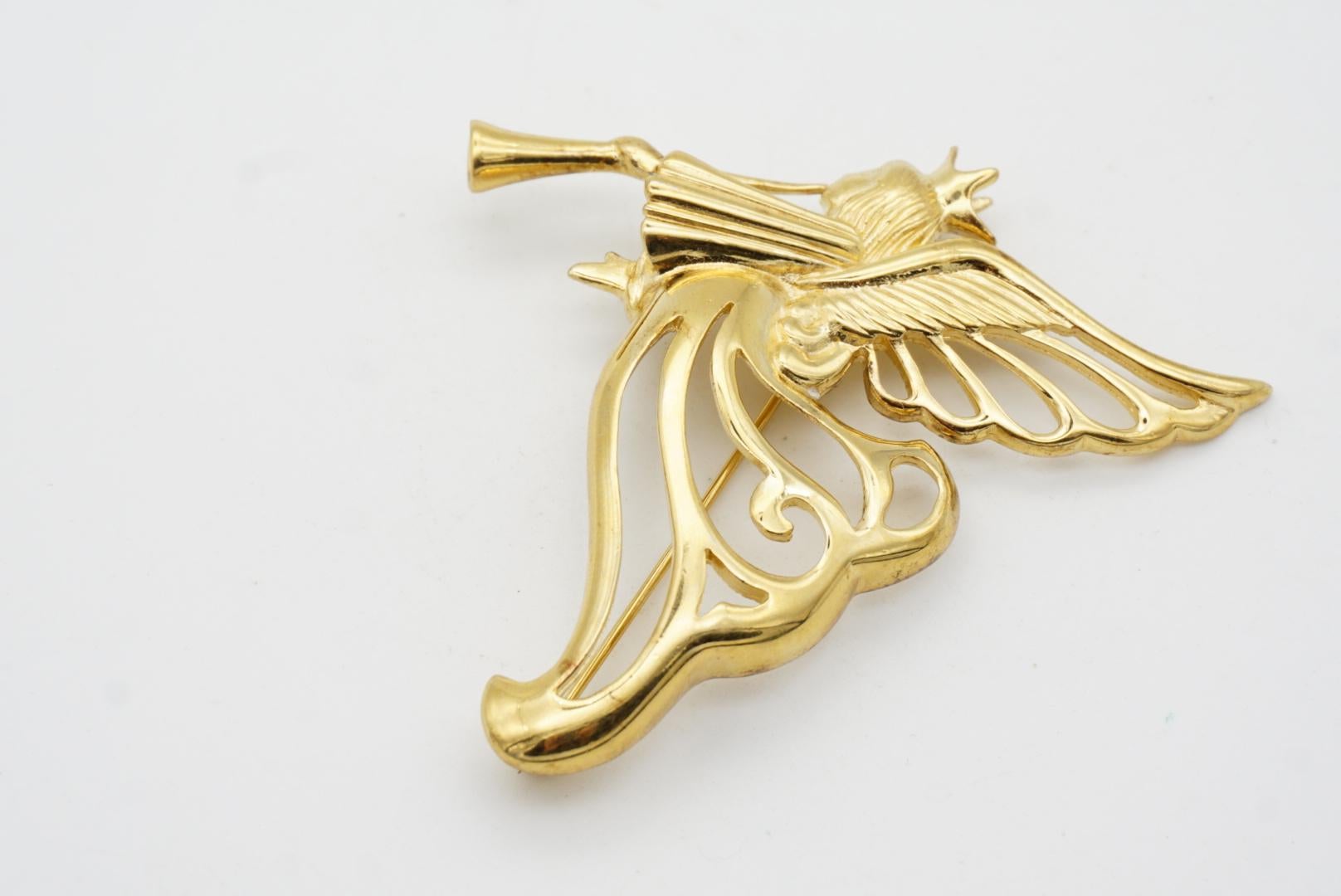 Givenchy, grande broche trompette ajourée avec ailes volantes et ange du ciel, vintage des années 1980 en vente 3