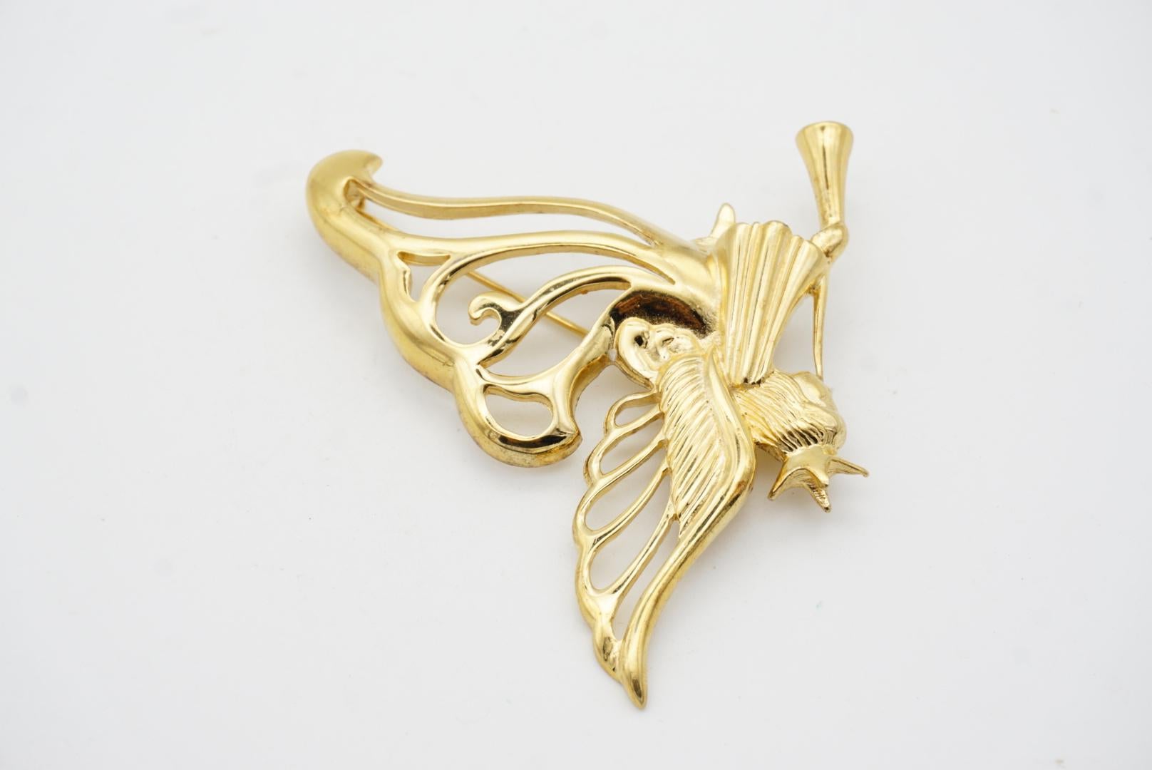 Givenchy, grande broche trompette ajourée avec ailes volantes et ange du ciel, vintage des années 1980 en vente 4