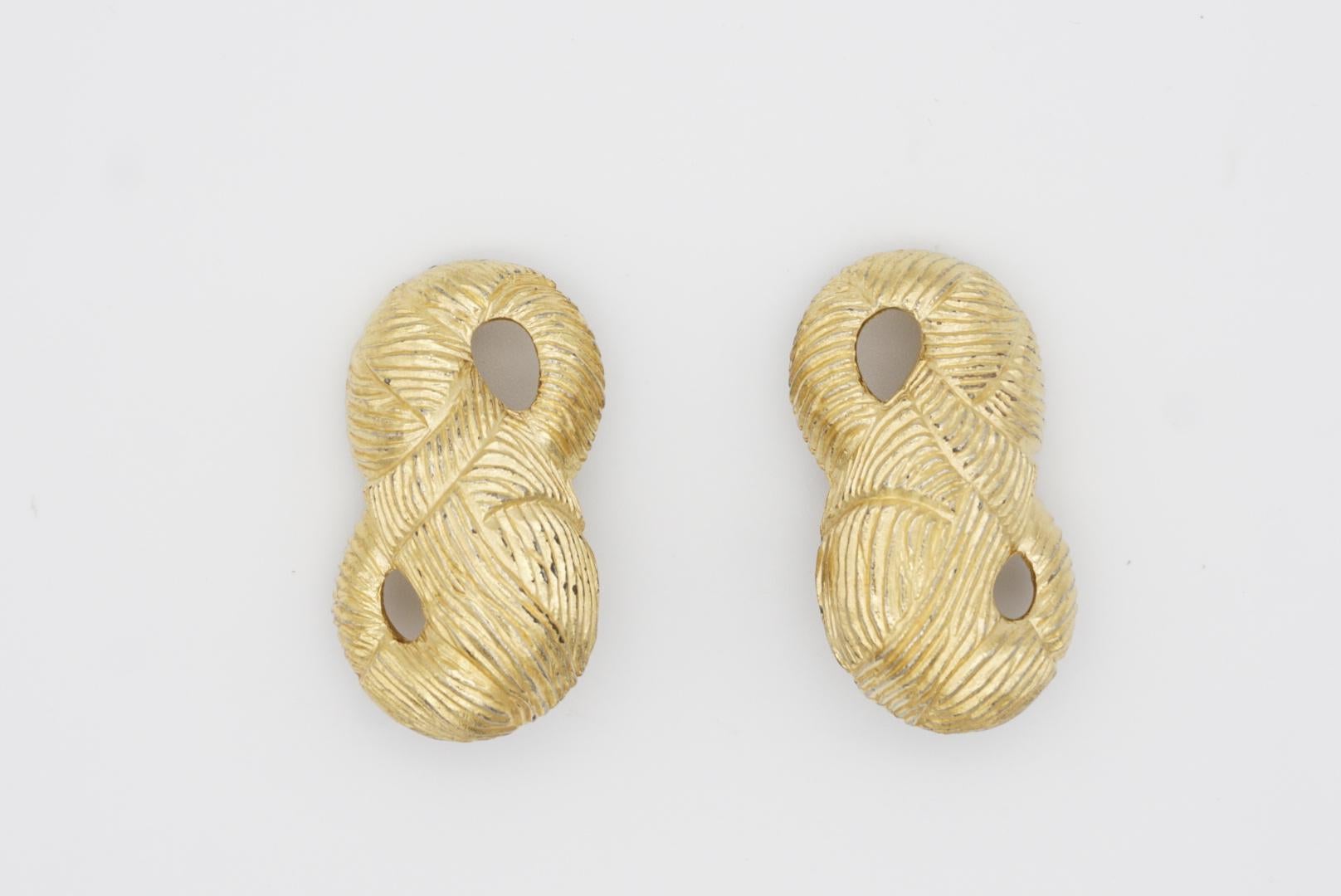 Givenchy Vintage 1980s Large Textured Peanut No 8 Openwork Chunky Clip Earrings 5