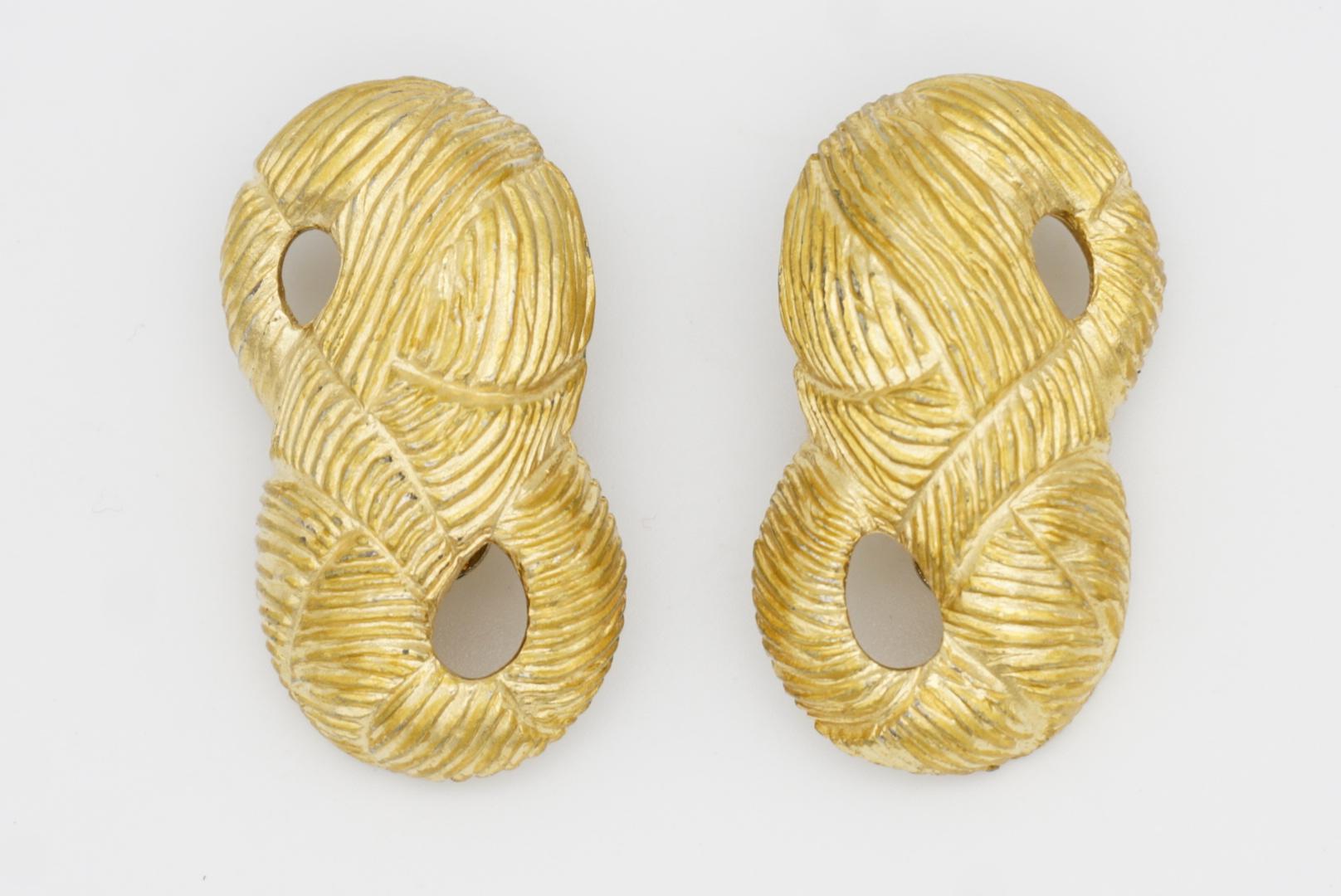 Givenchy Vintage 1980s Large Textured Peanut No 8 Openwork Chunky Clip Earrings For Sale 5