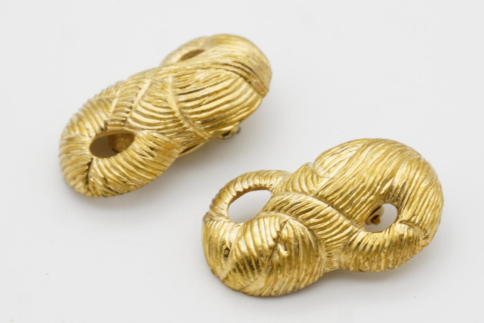 Givenchy Vintage 1980s Large Textured Peanut No 8 Openwork Chunky Clip Earrings For Sale 6