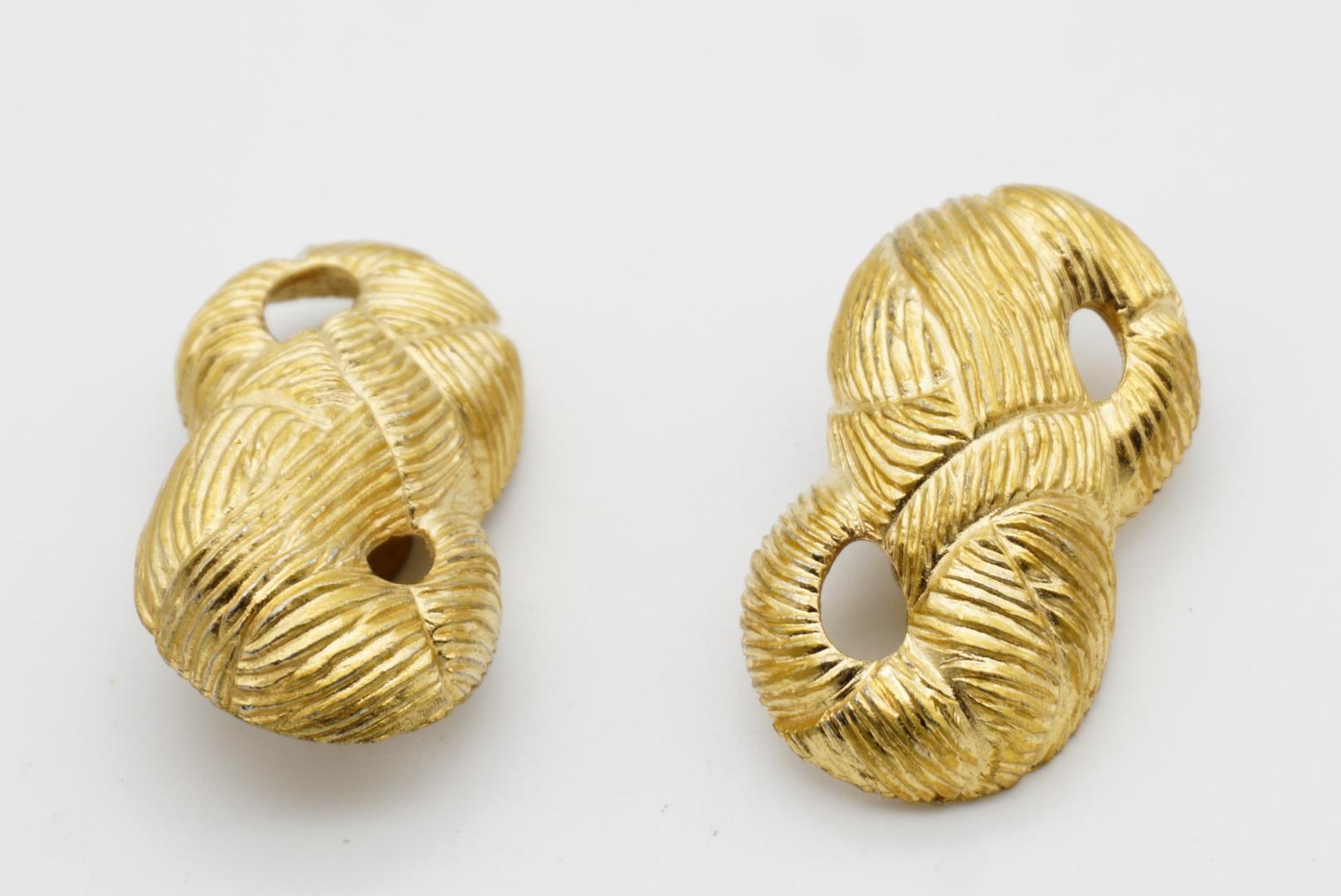 Givenchy Vintage 1980s Large Textured Peanut No 8 Openwork Chunky Clip Earrings For Sale 7