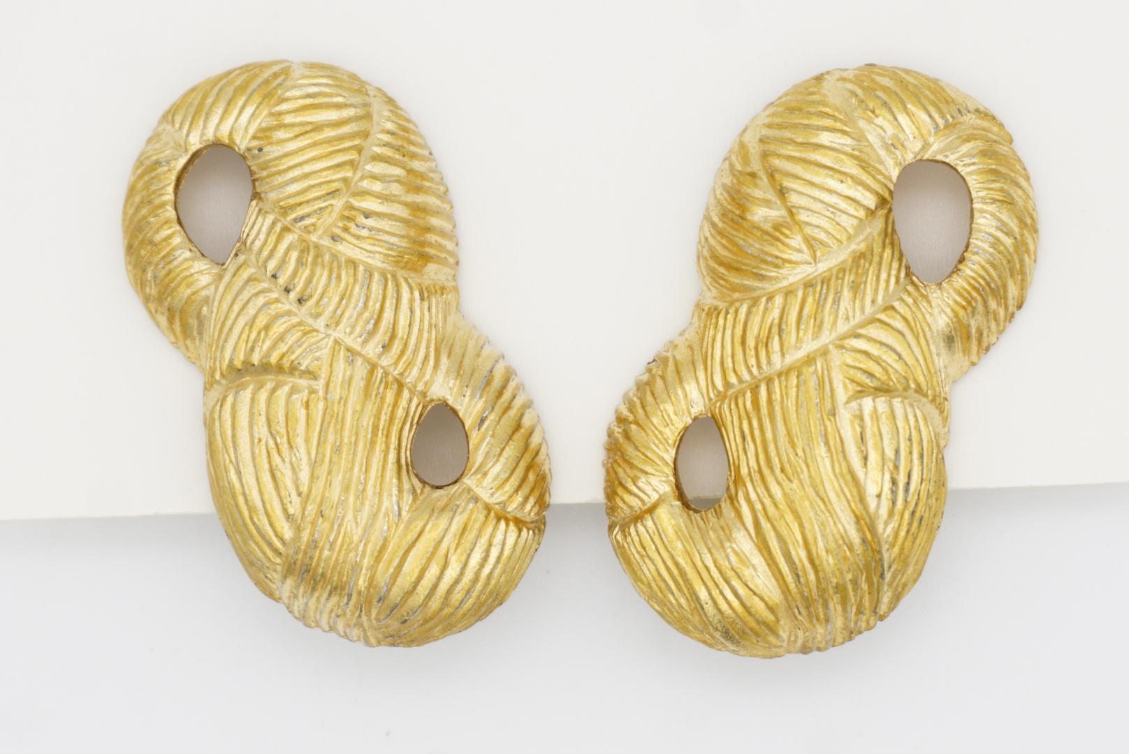 Givenchy Vintage 1980s Large Textured Peanut No 8 Openwork Chunky Clip Earrings For Sale 4